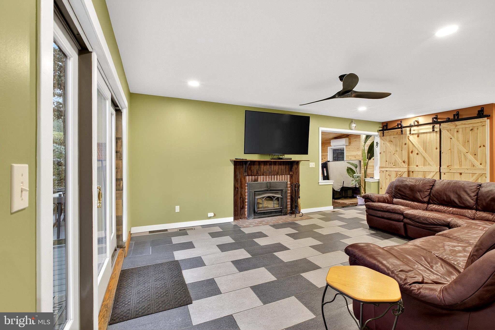 MEADOWDALE - Residential