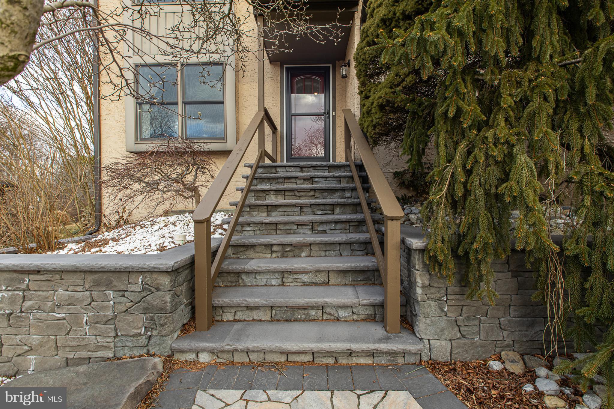 114 W CARDIFF COURT W