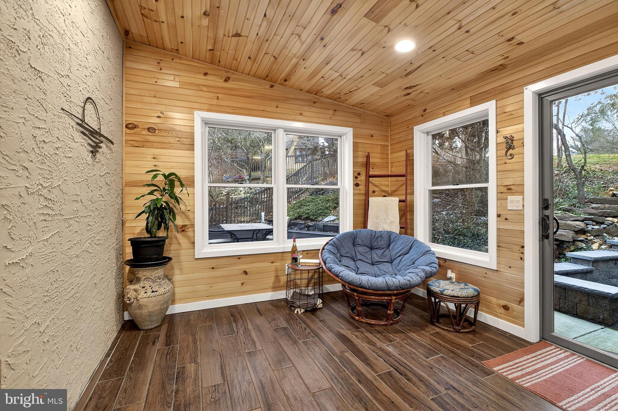 MEADOWDALE - Residential