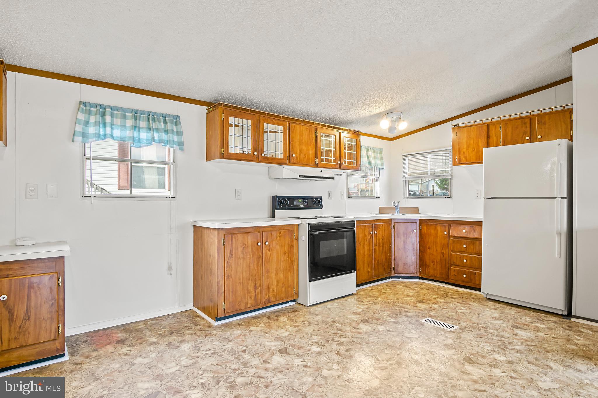 HIGHLAND MANOR - Residential