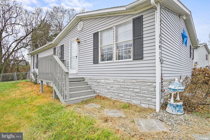 ***Now accepting back-up offers***
Welcome to 11913 Heather Drive! 5 minutes from town, and seconds from I-70, LOCATION is what makes this property so unique! This property is also in the Clear Spring school district. This is NOT a lot rent community - You are buying both the ground and the building! Both are deeded real estate. This property features plenty of updates! The roof was replaced in 2021, brand new central air in 2021, and brand new natural gas furnace in 2022! There is underground gas delivery from Columbia Gas for affordable and efficient heating! The fenced in yard makes the home move-in-ready for your pets, and the two large sheds in the back convey! Minimal HOA fee at $188 every 6 months. This home is located in the Highland Manor community, which includes trash service. Call today for your private showing!