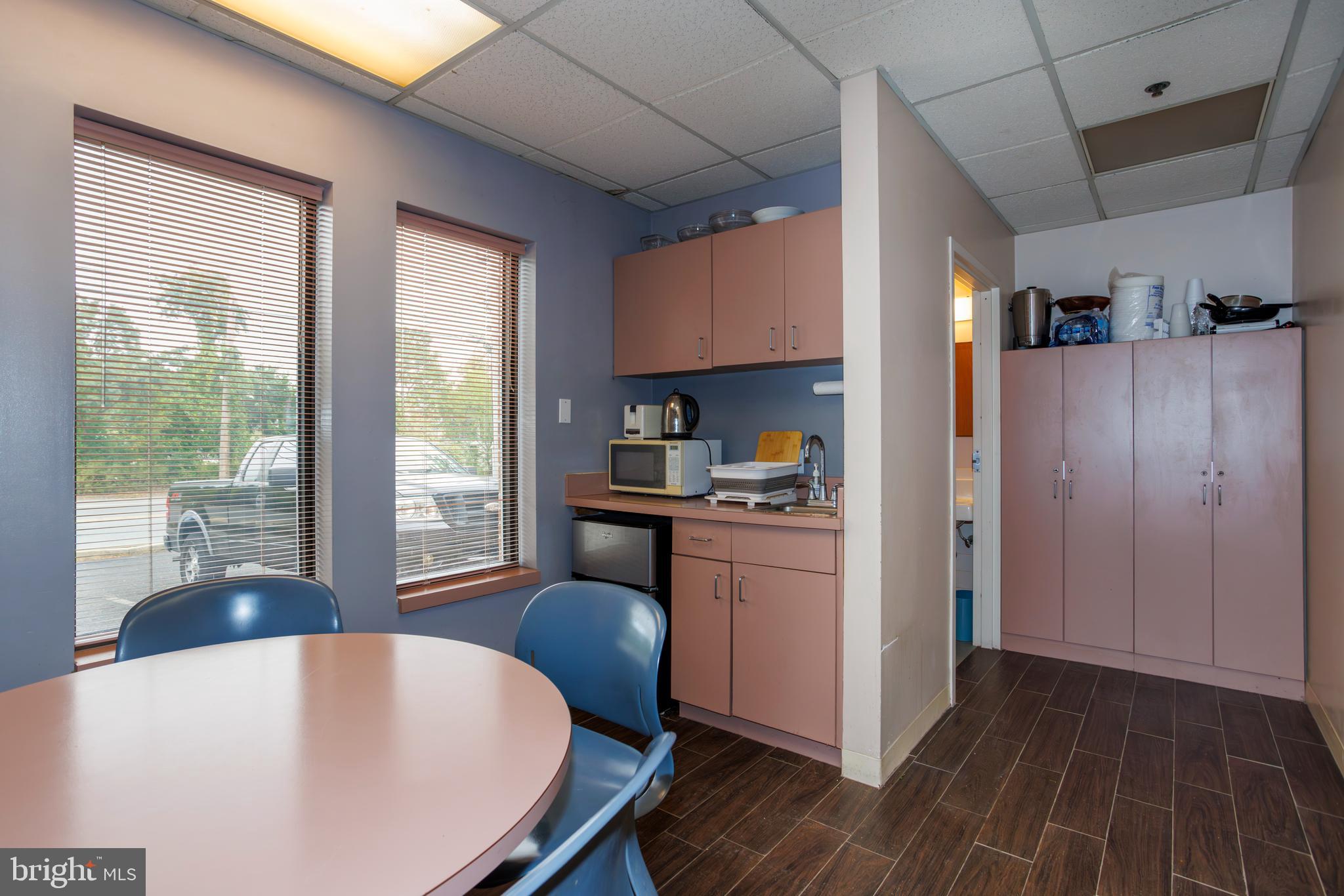 FOLSOM - Commercial Sale