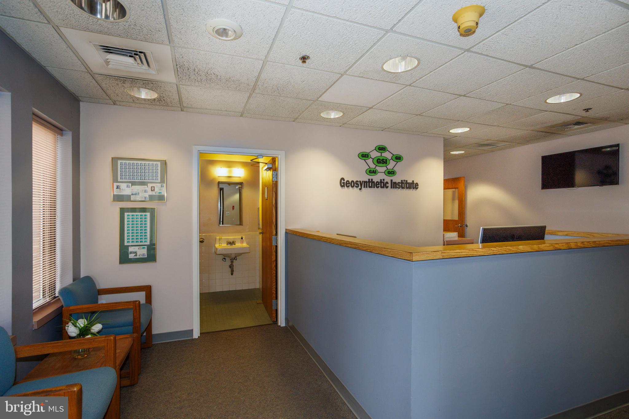 FOLSOM - Commercial Sale