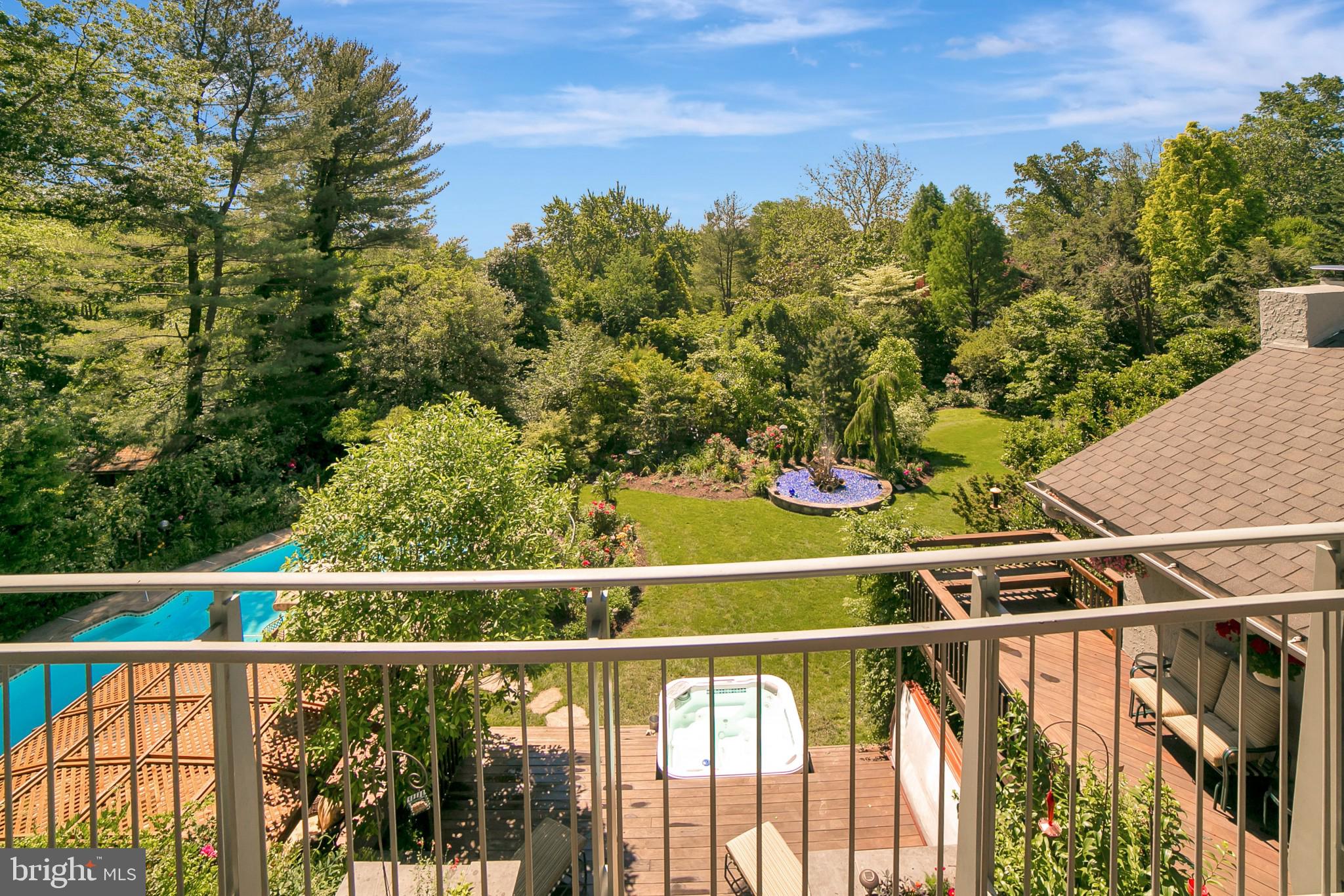 MEADOWBROOK - Residential