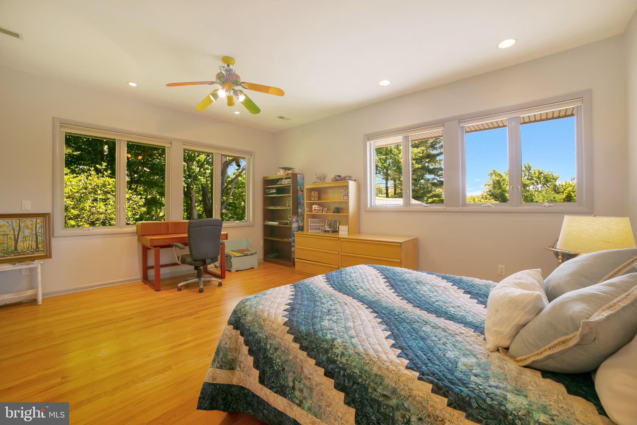 MEADOWBROOK - Residential