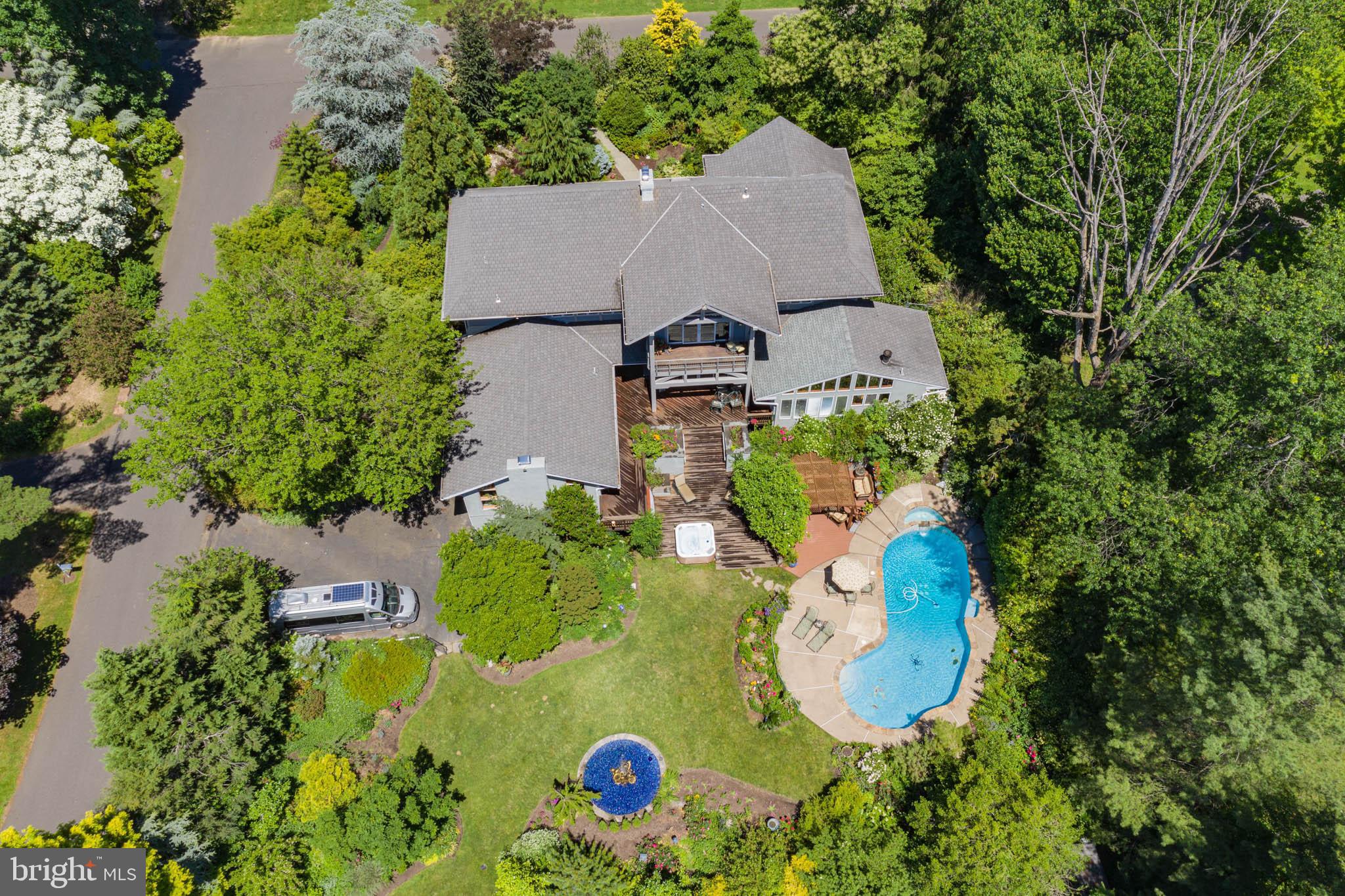 MEADOWBROOK - Residential