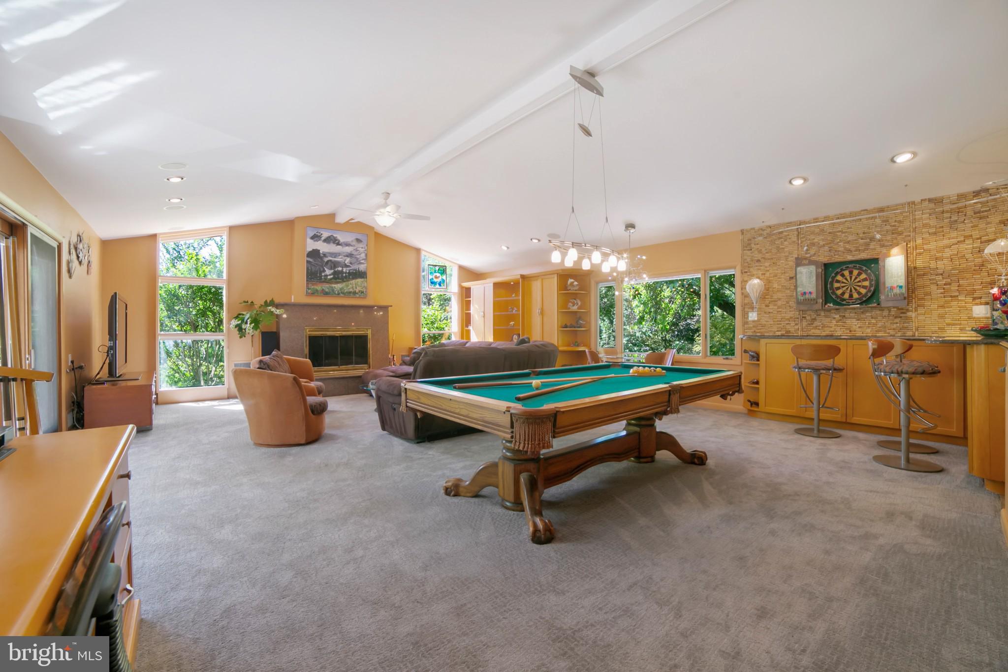 MEADOWBROOK - Residential