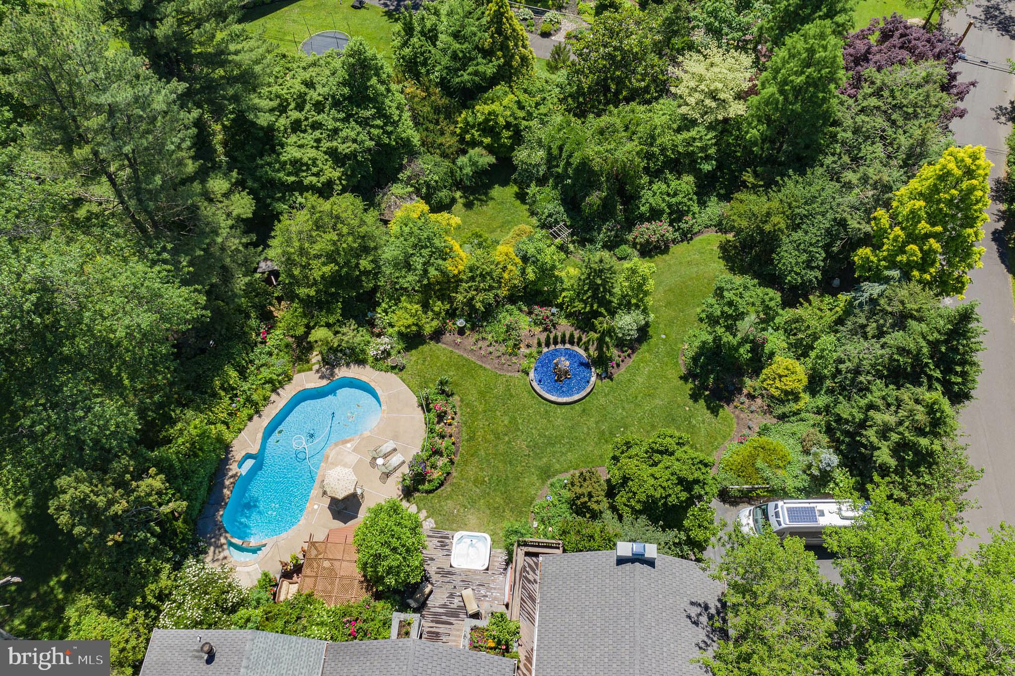 MEADOWBROOK - Residential