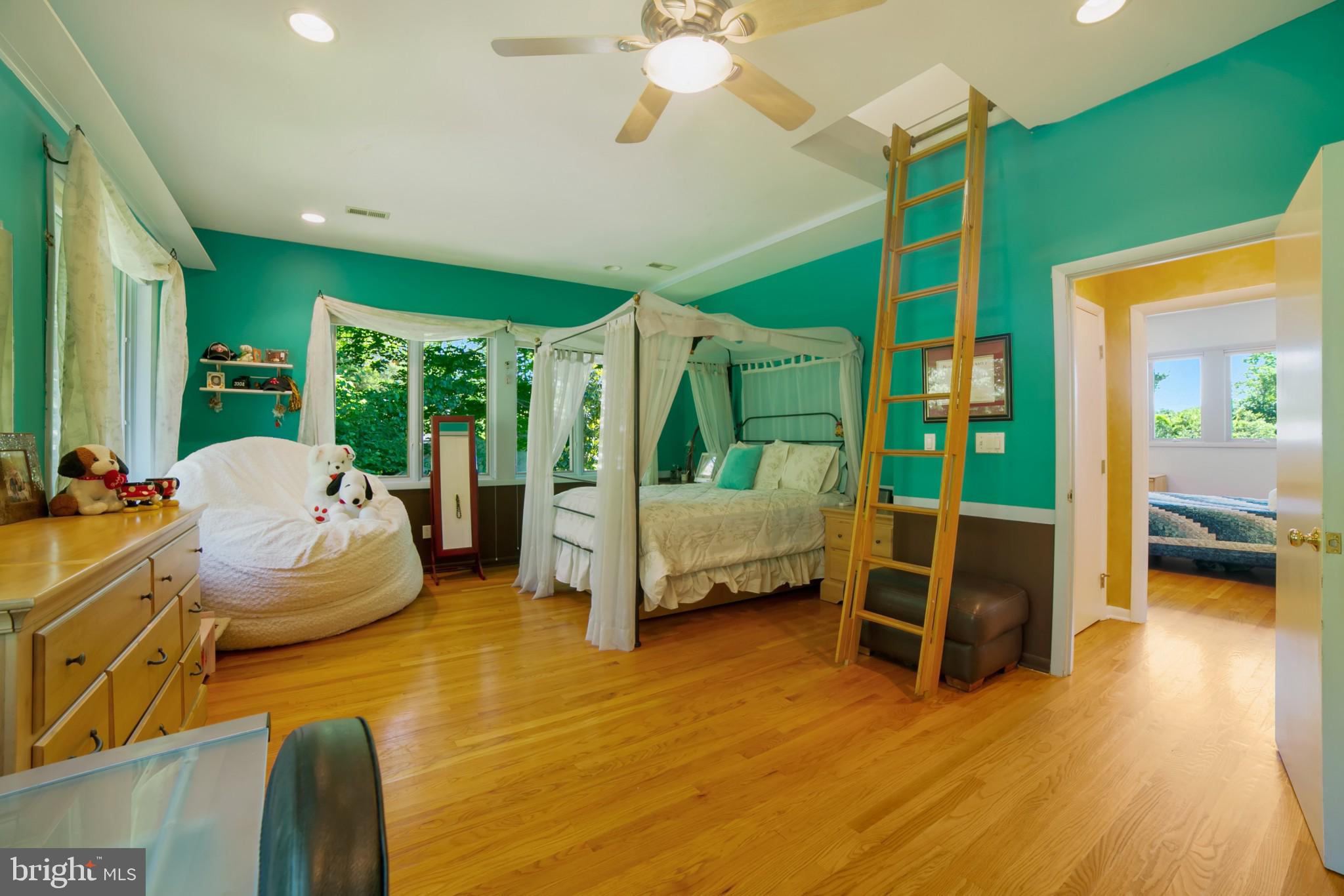 MEADOWBROOK - Residential