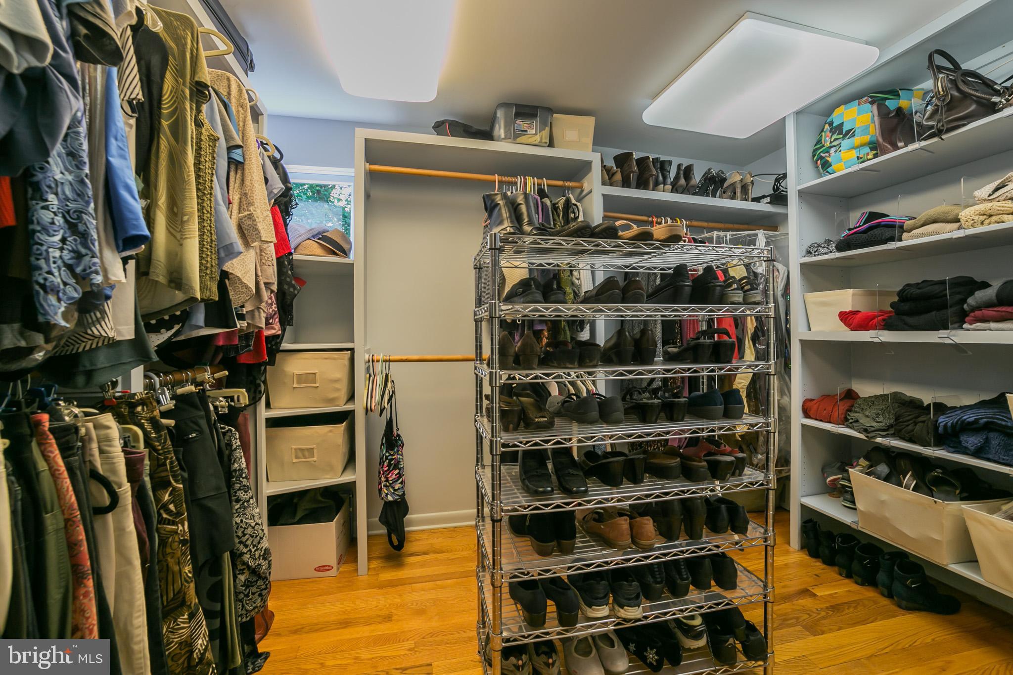 MEADOWBROOK - Residential