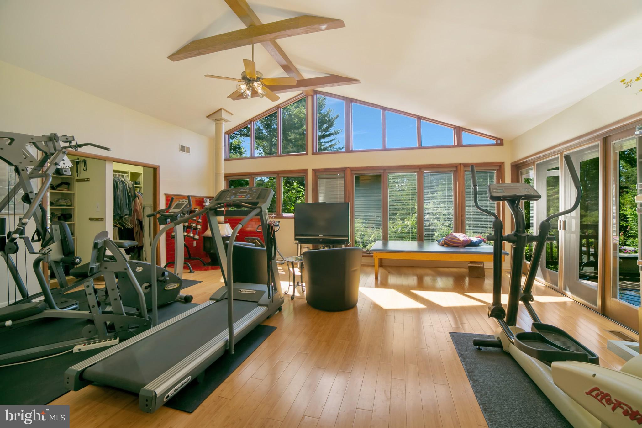 MEADOWBROOK - Residential