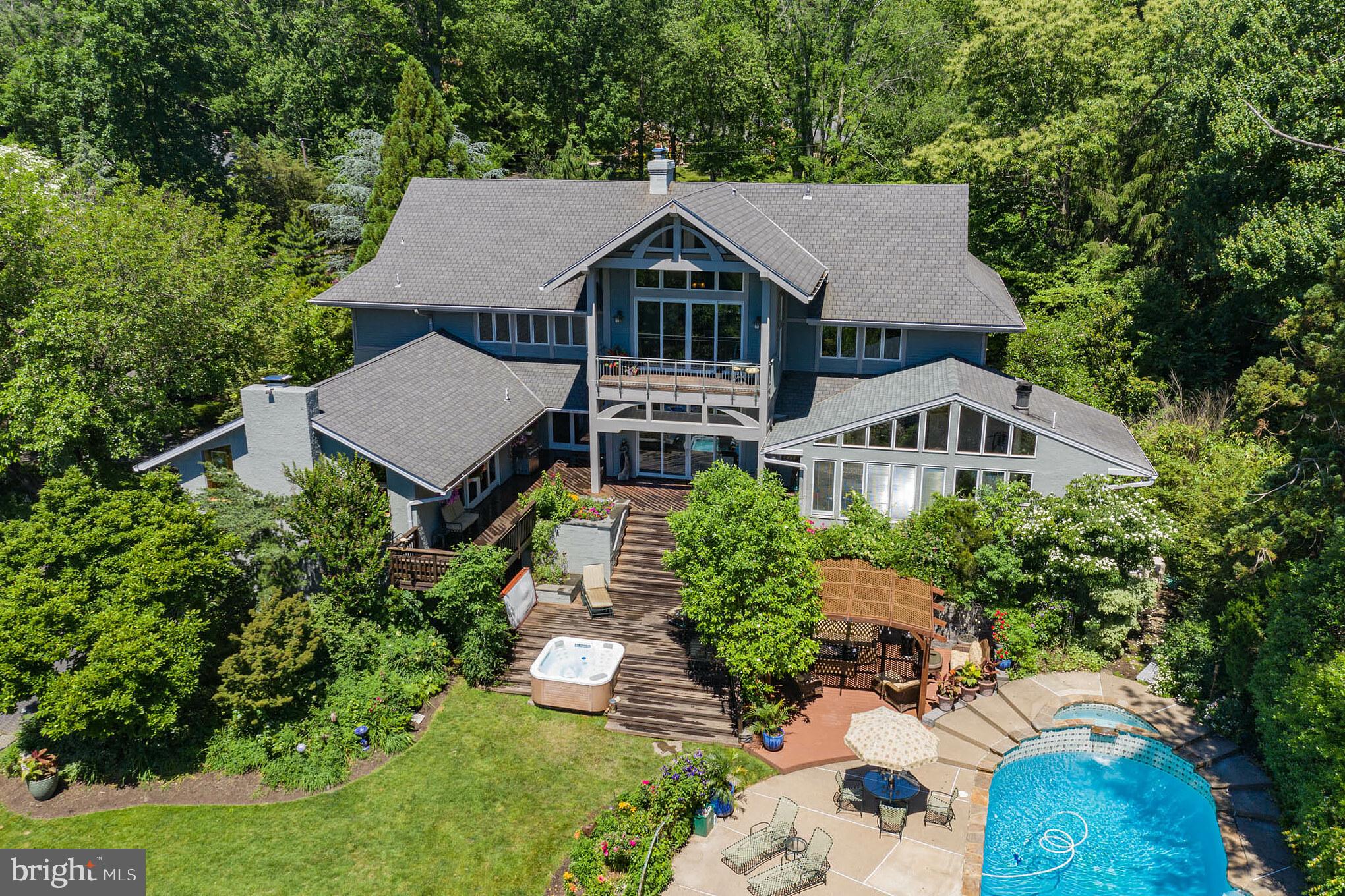 MEADOWBROOK - Residential