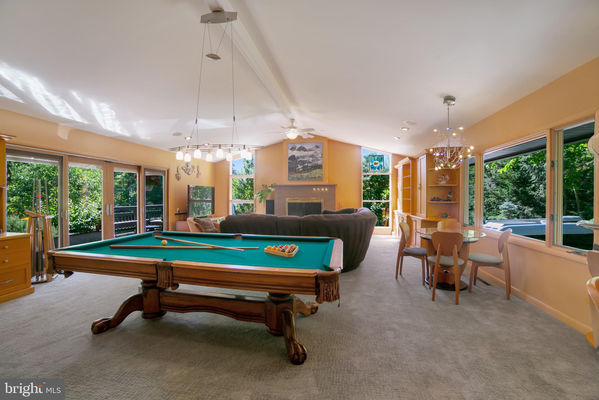 MEADOWBROOK - Residential