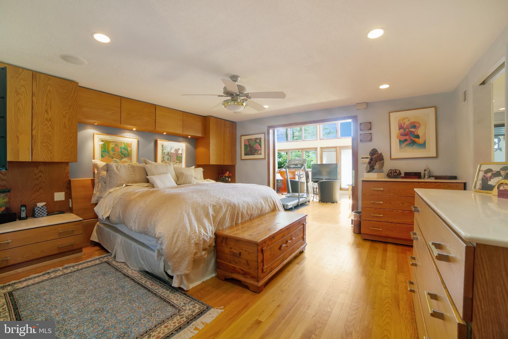 MEADOWBROOK - Residential