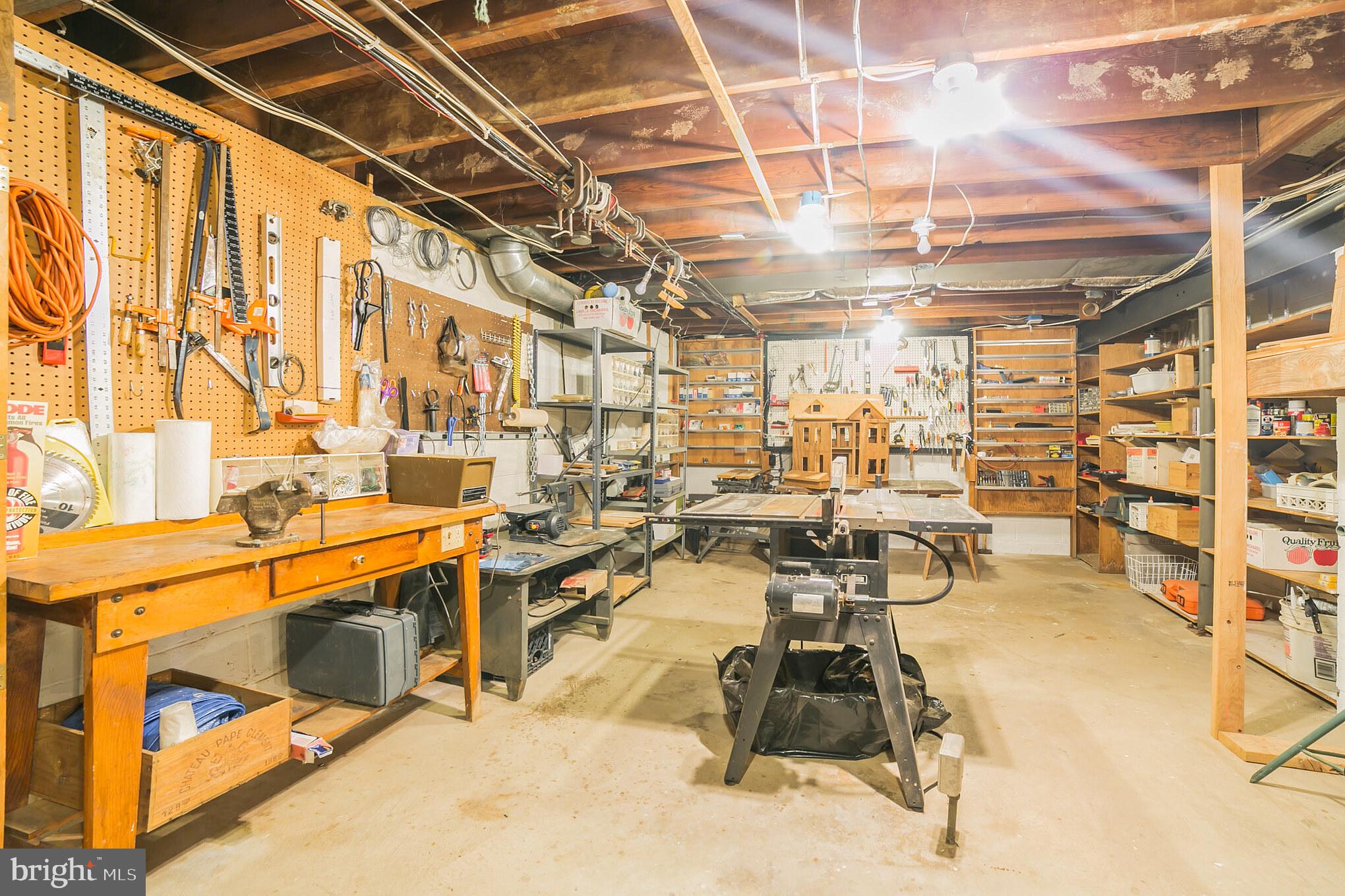 MEADOWBROOK - Residential