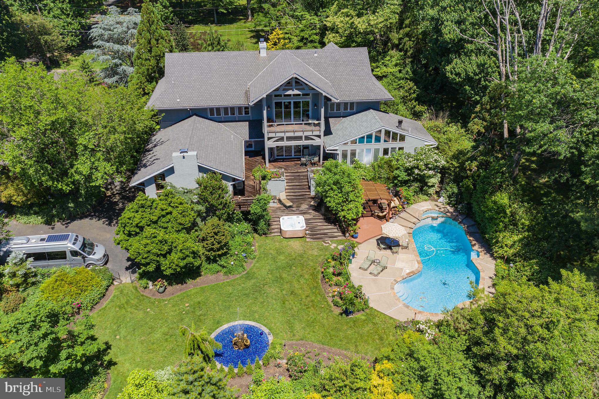 MEADOWBROOK - Residential