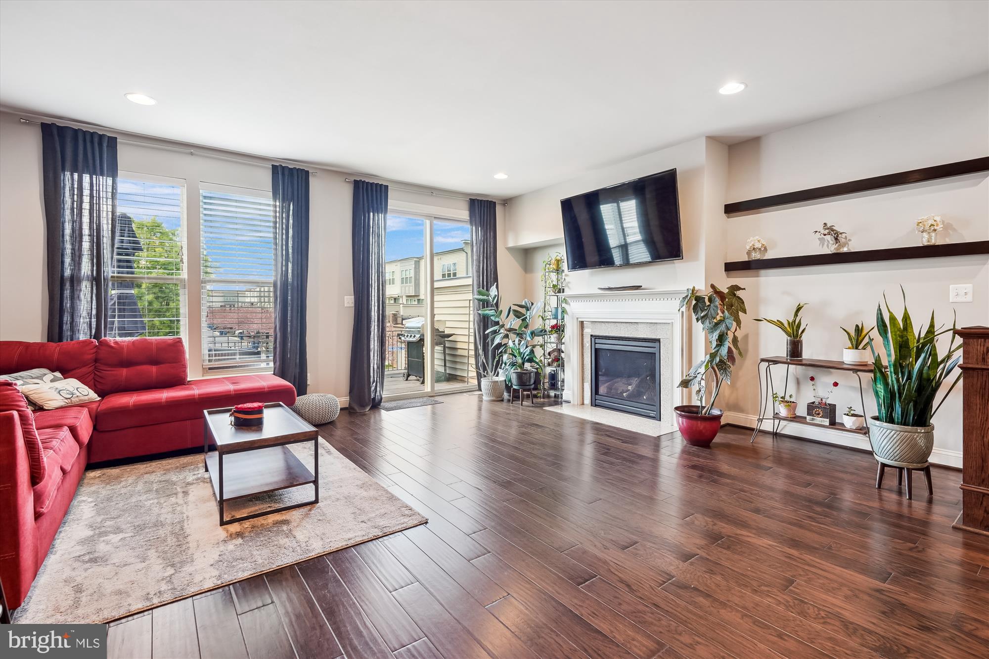 BRAMBLETON TOWN CENTER - Residential