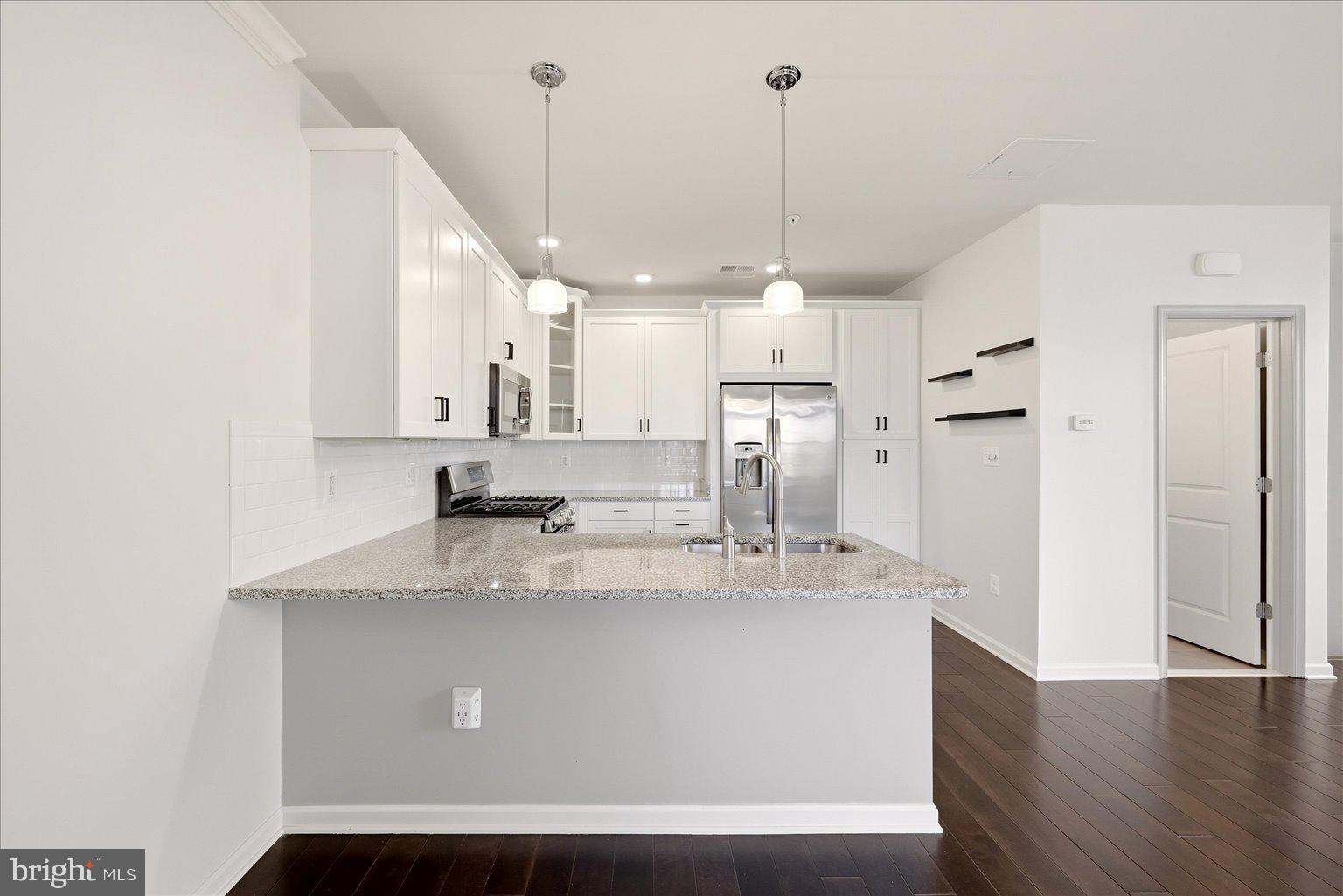 23297 SOUTHDOWN MANOR TERRACE 106