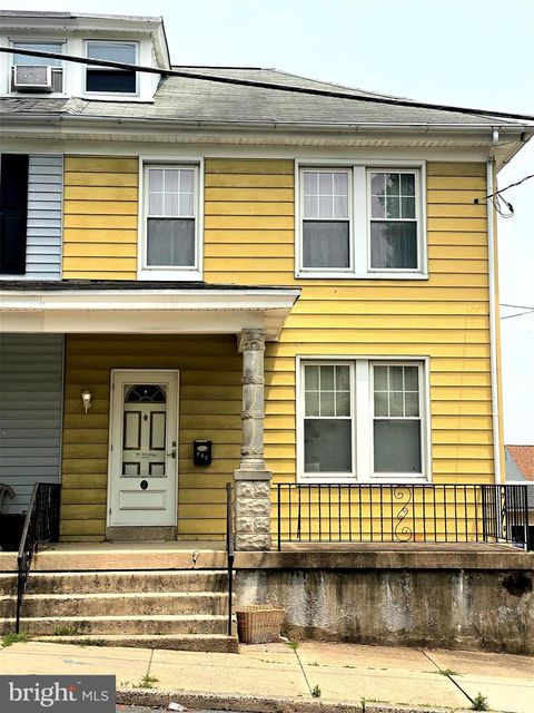 Photo of 435 FAIRVIEW AVE, LANCASTER, PA 17603 (MLS # PALA2037172)