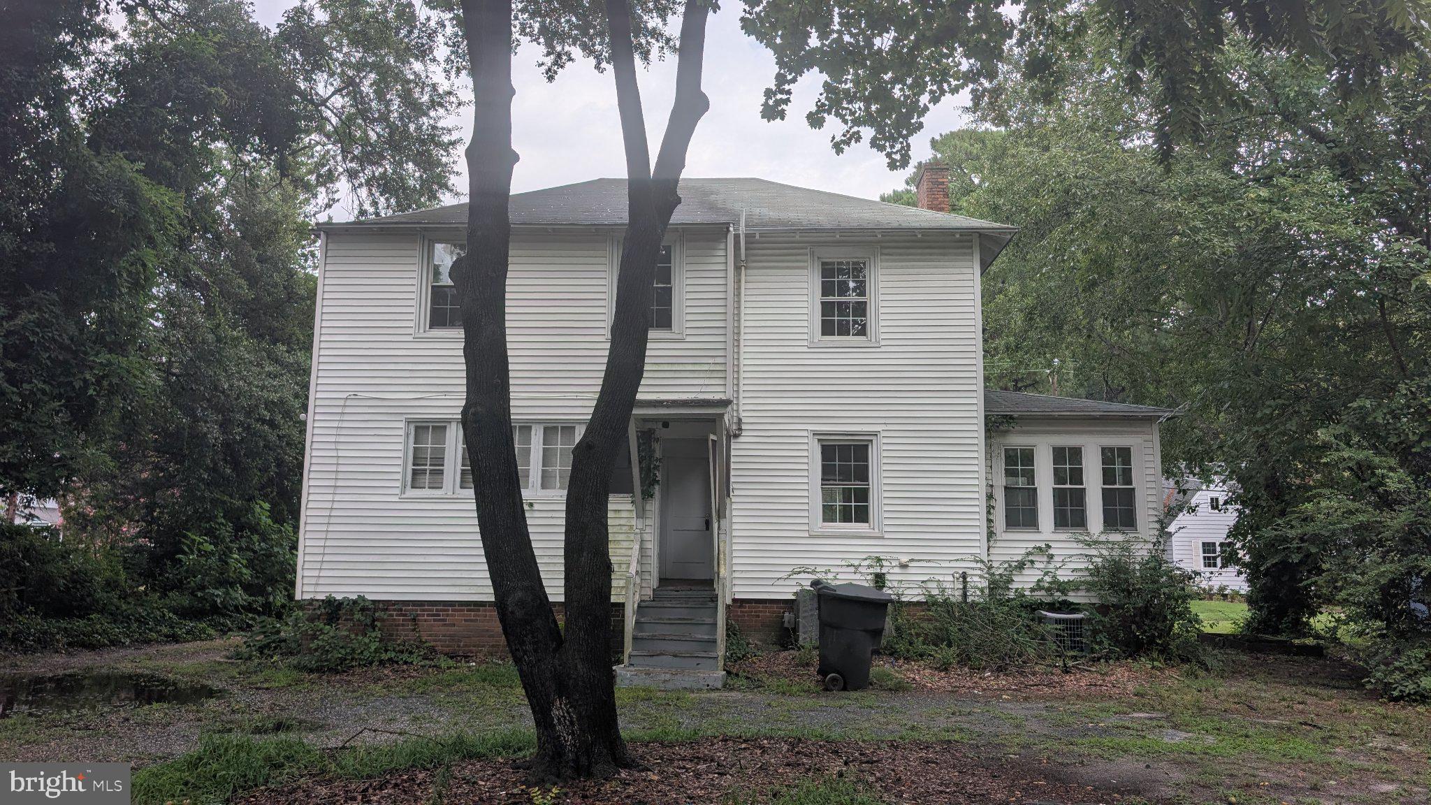 420 W COLLEGE AVENUE