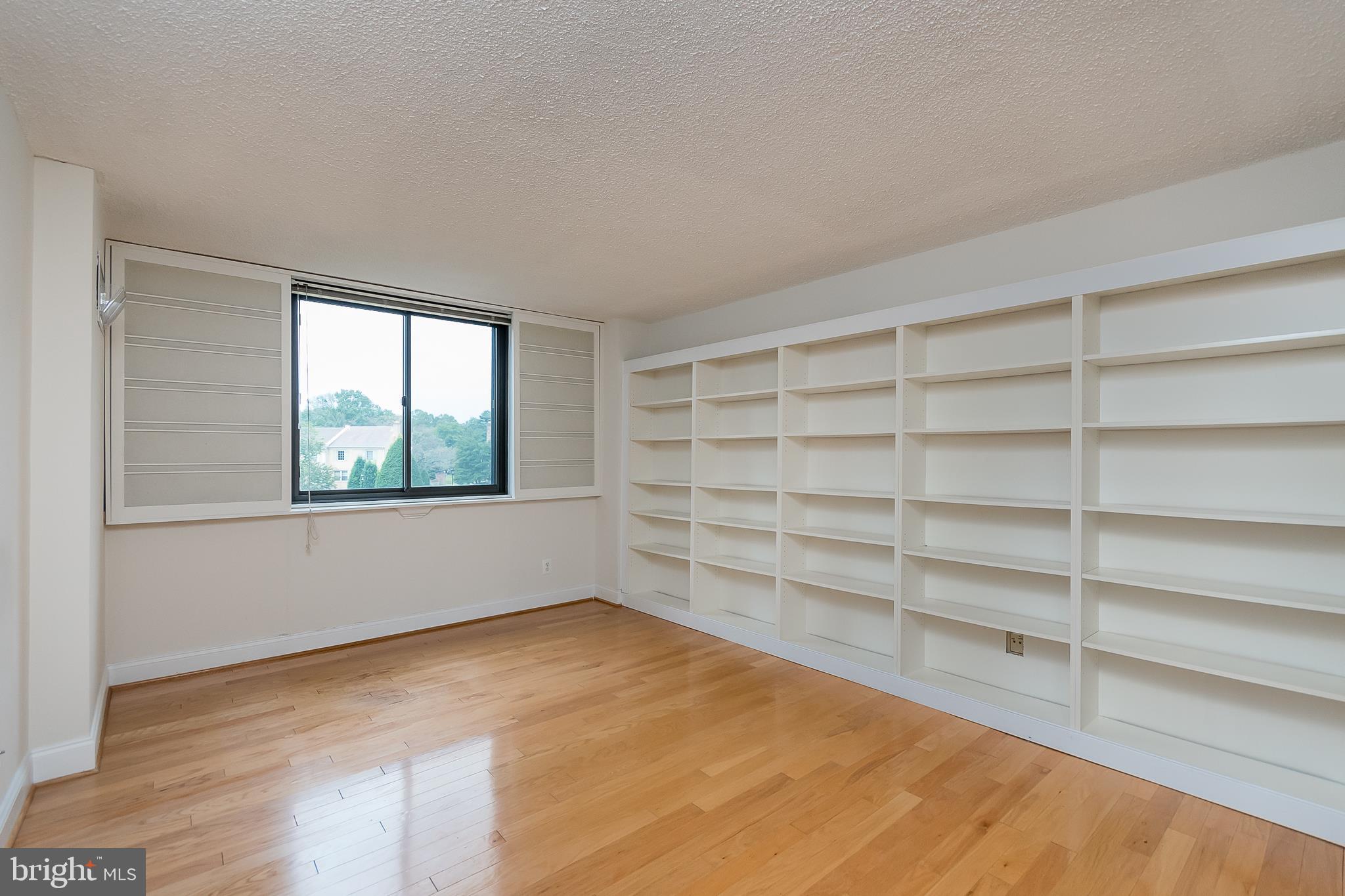 WESTLAKE PARK - Residential