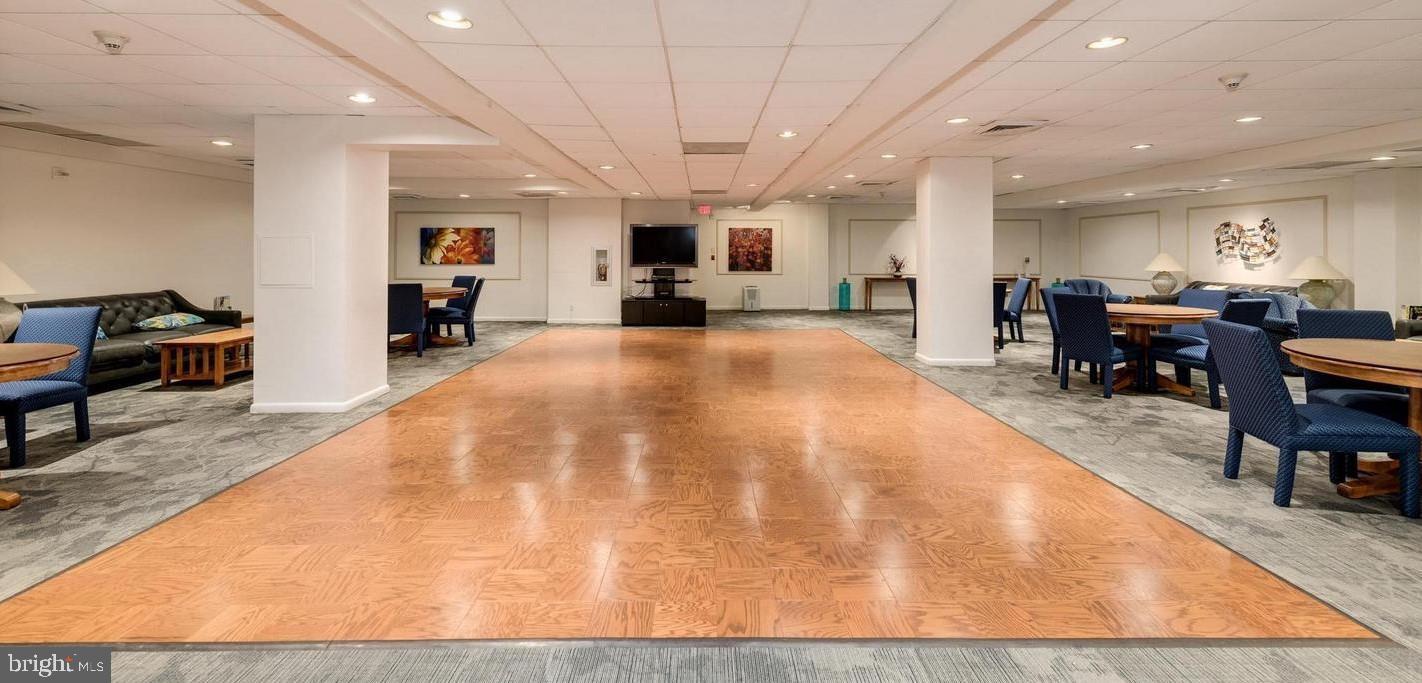 WESTLAKE PARK - Residential