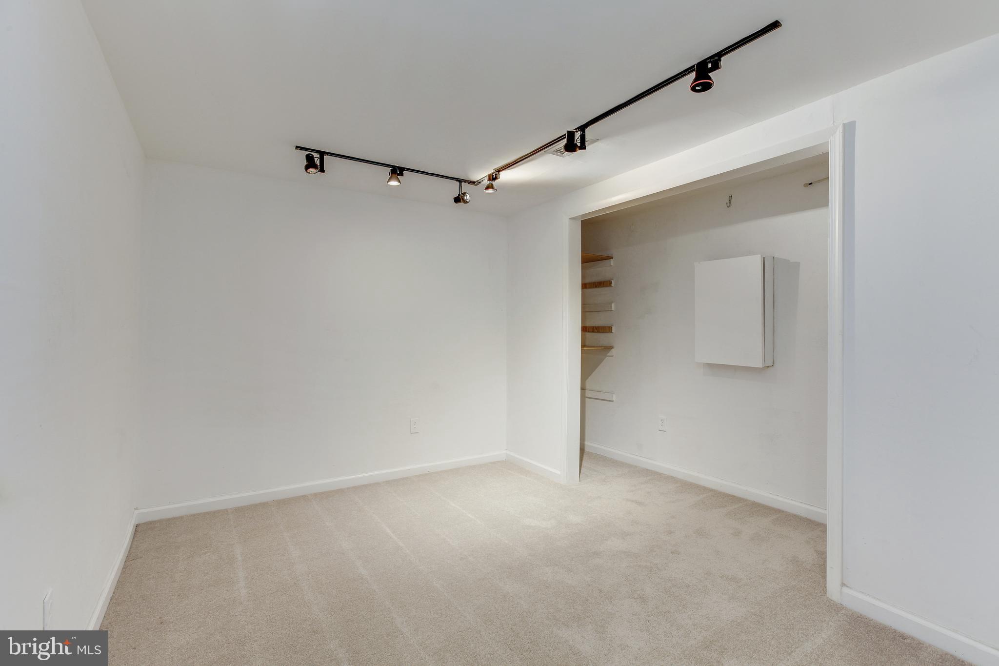 NORBECK MANOR - Residential