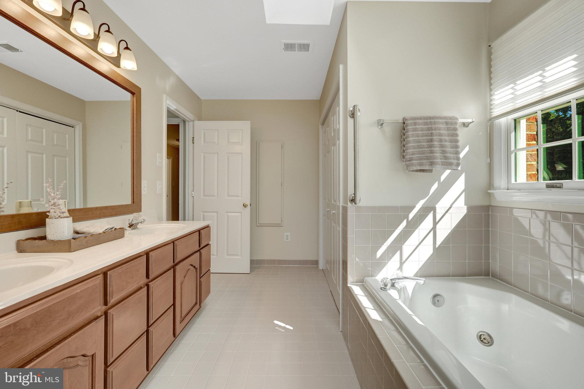 HALEMHURST - Residential