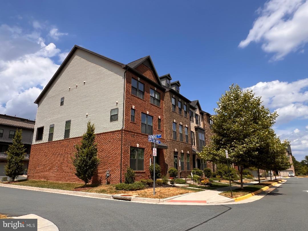 WESTMOORE AT MOOREFIELD - Residential Lease