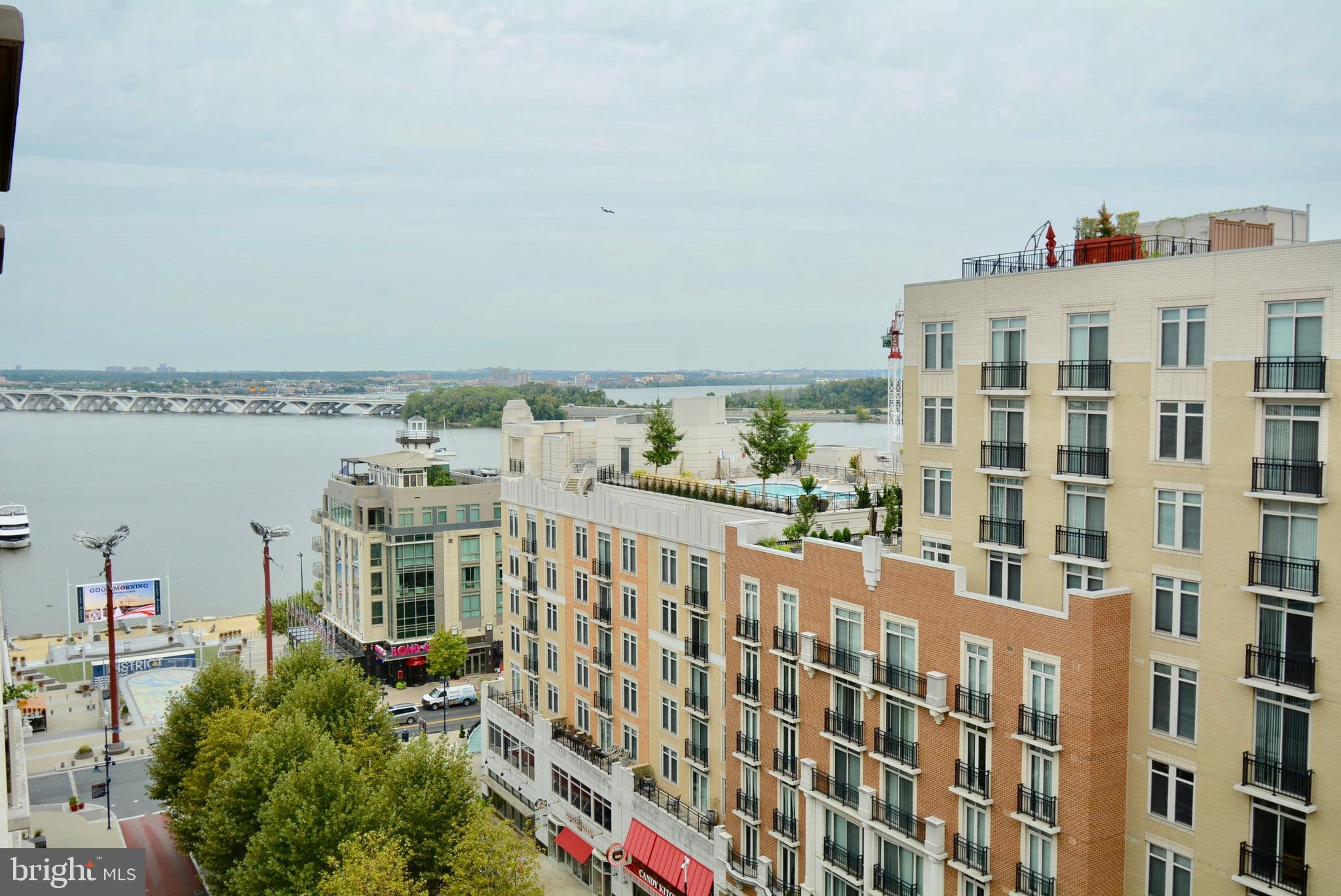 NATIONAL HARBOR - Residential Lease