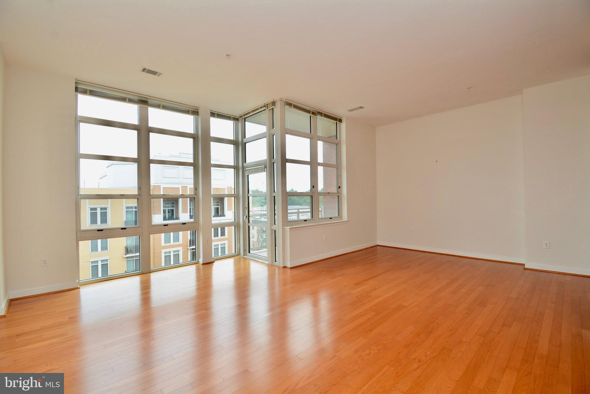 NATIONAL HARBOR - Residential Lease