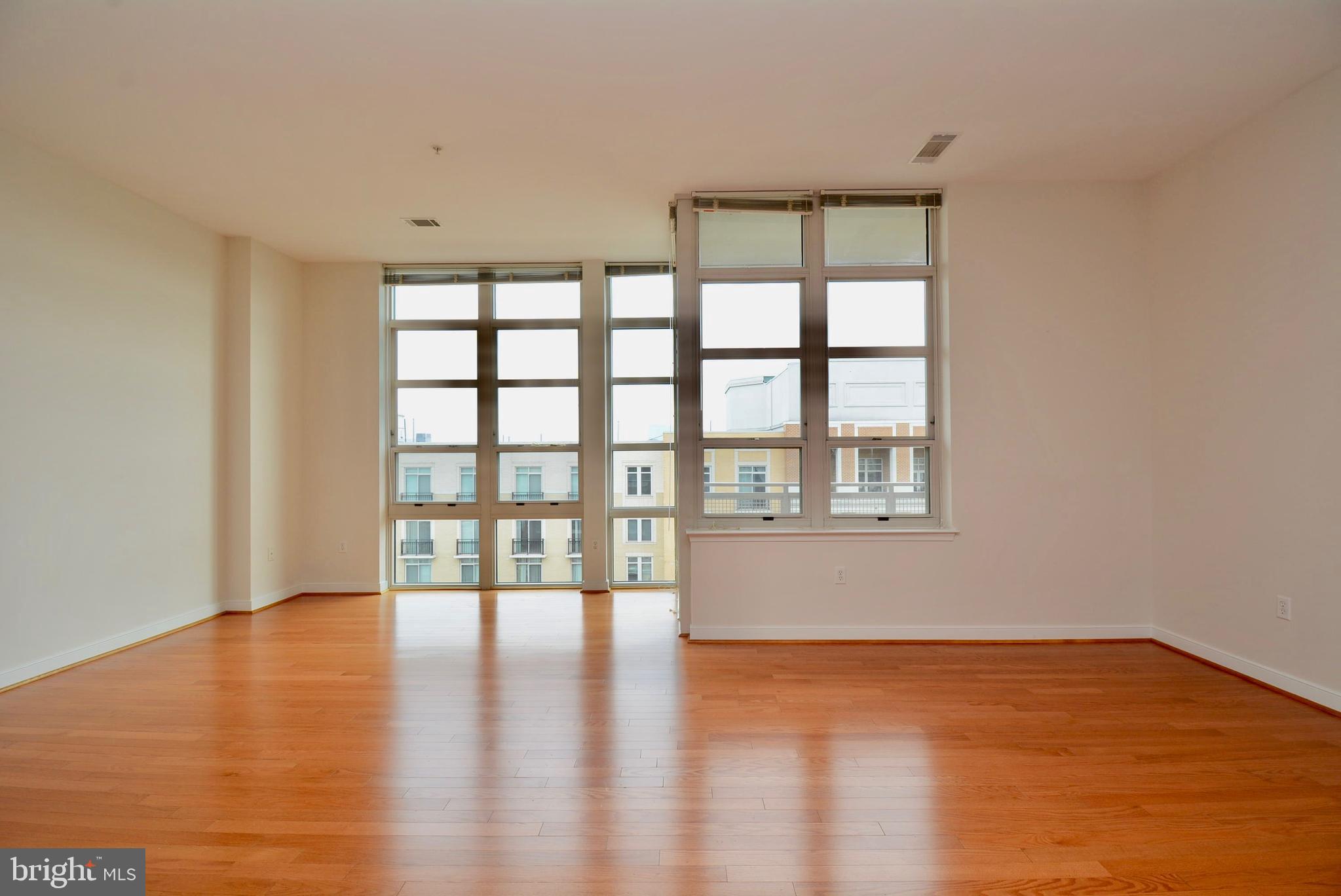 NATIONAL HARBOR - Residential Lease