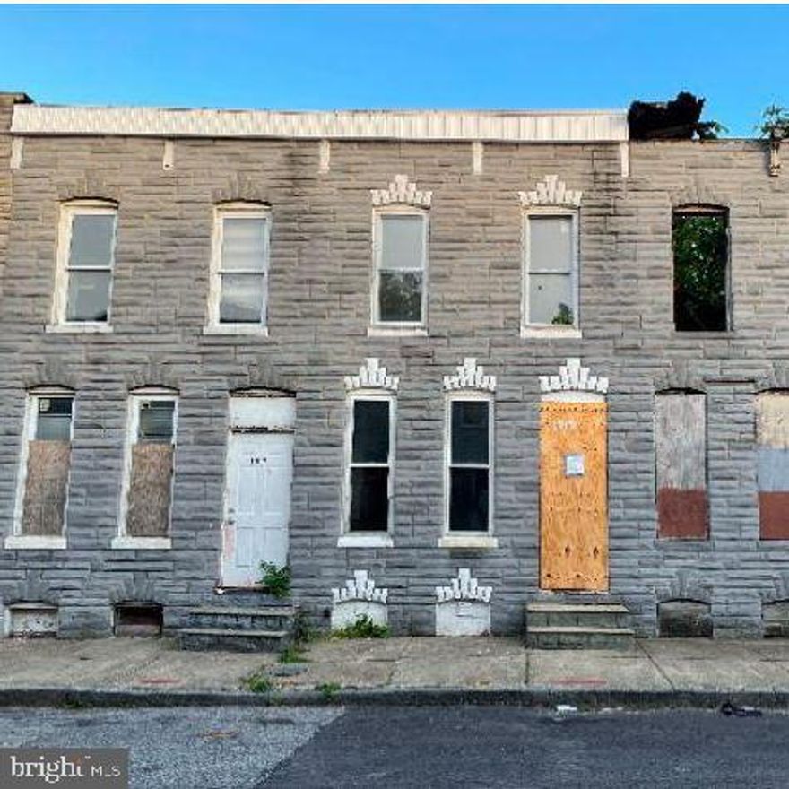 CALLING ALL INVESTORS! PRICED TO SELL, NOT AN AUCATION! CAN CLOSE QUICKLY!