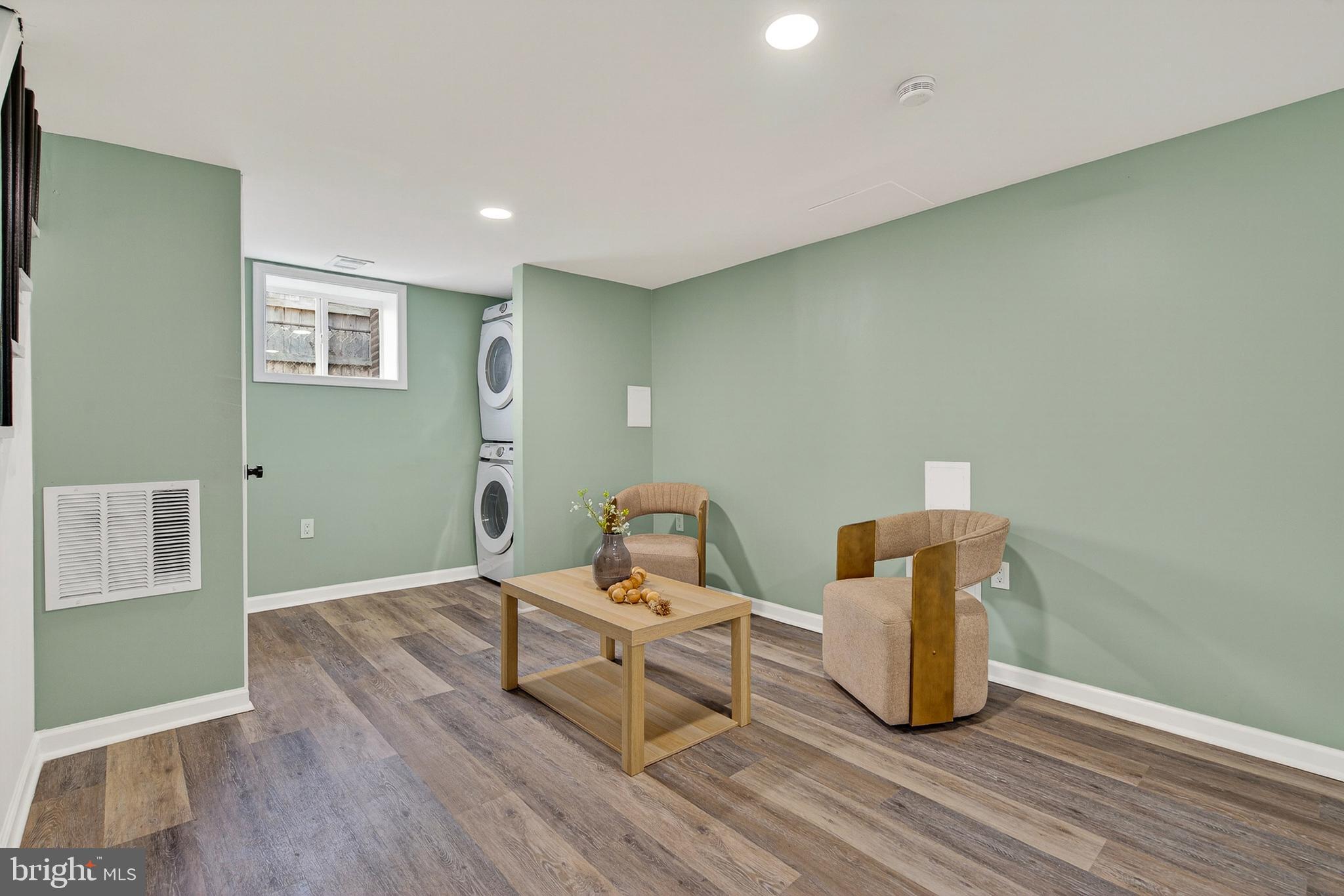 CEDAR CREST - Residential