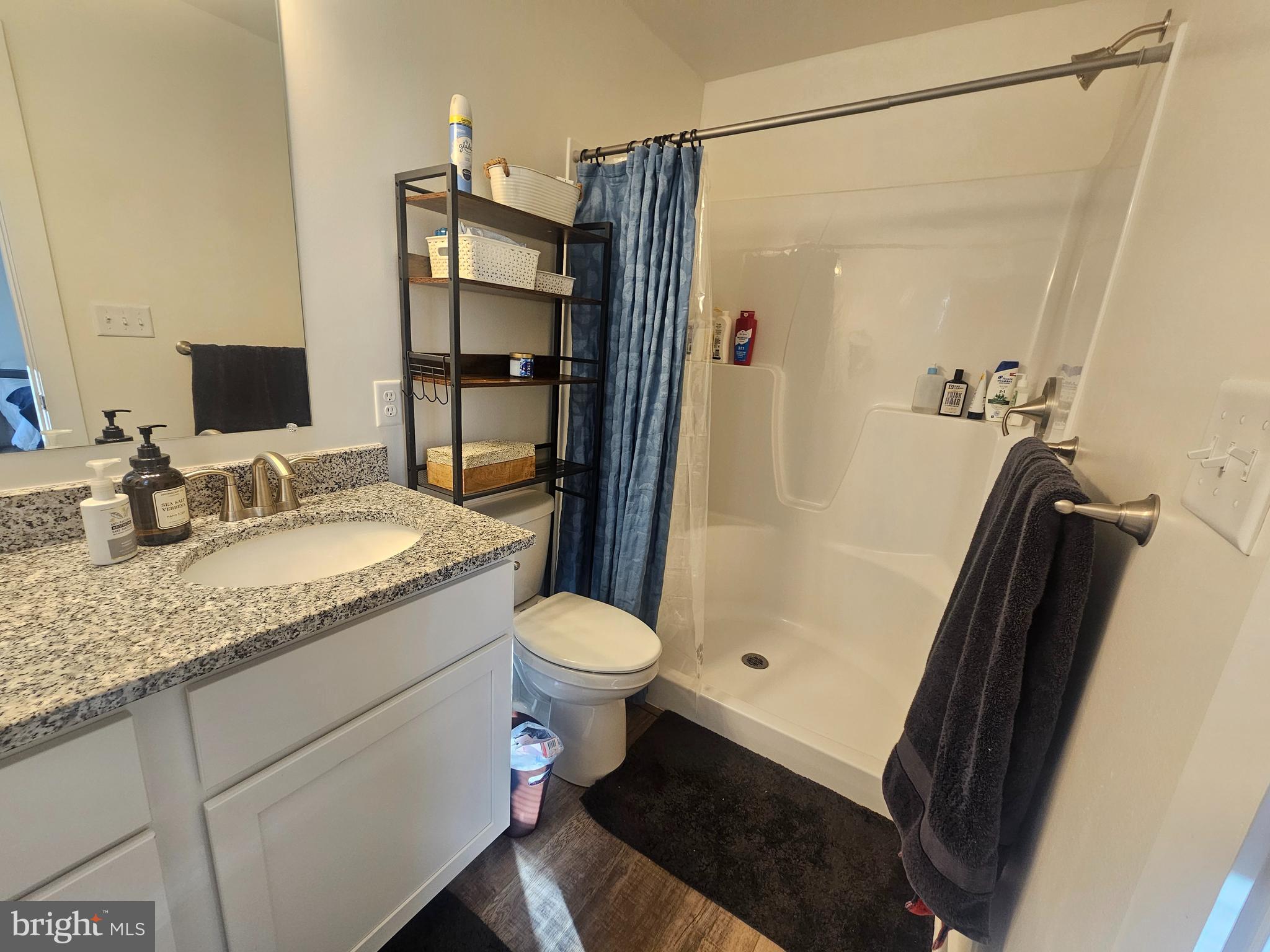 FARMSPRING ESTATES - Residential Lease