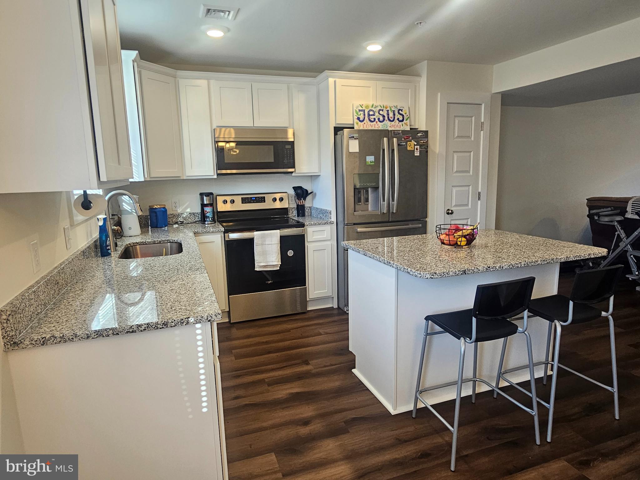 FARMSPRING ESTATES - Residential Lease