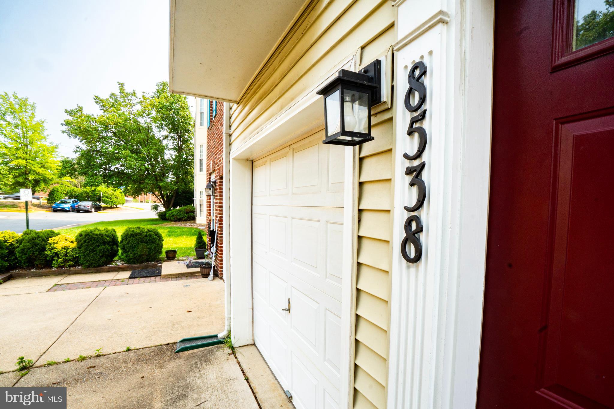8538 TOWNE MANOR COURT