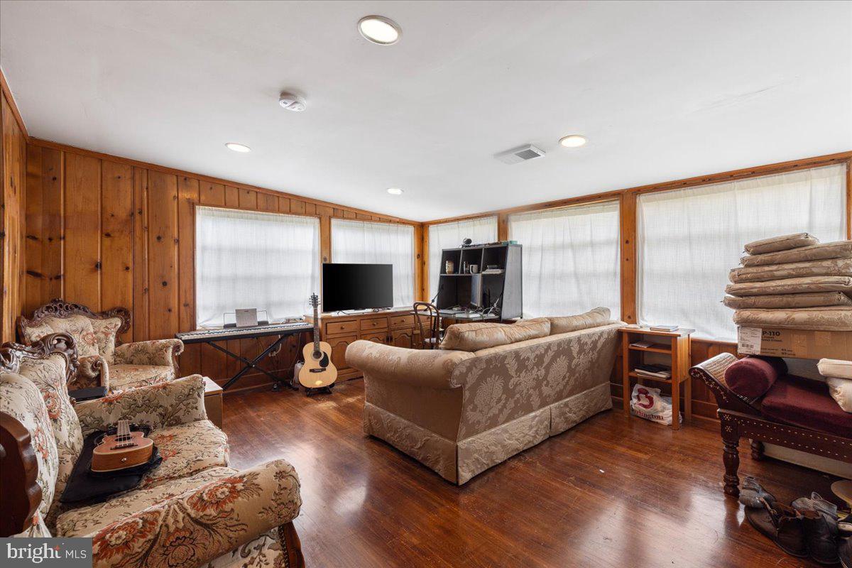 DOWDEN TERRACE - Residential