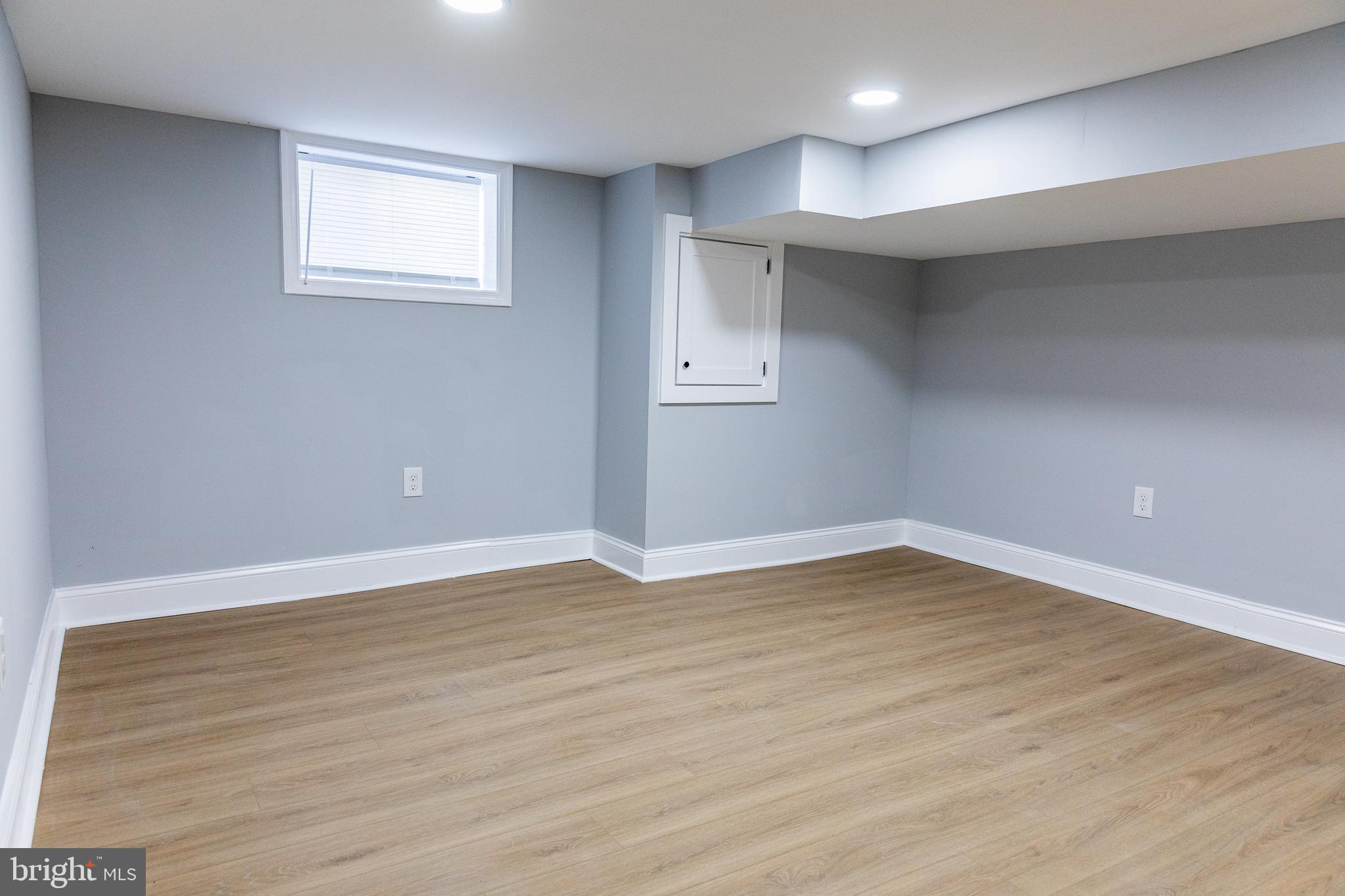 BROADWAY EAST - Residential