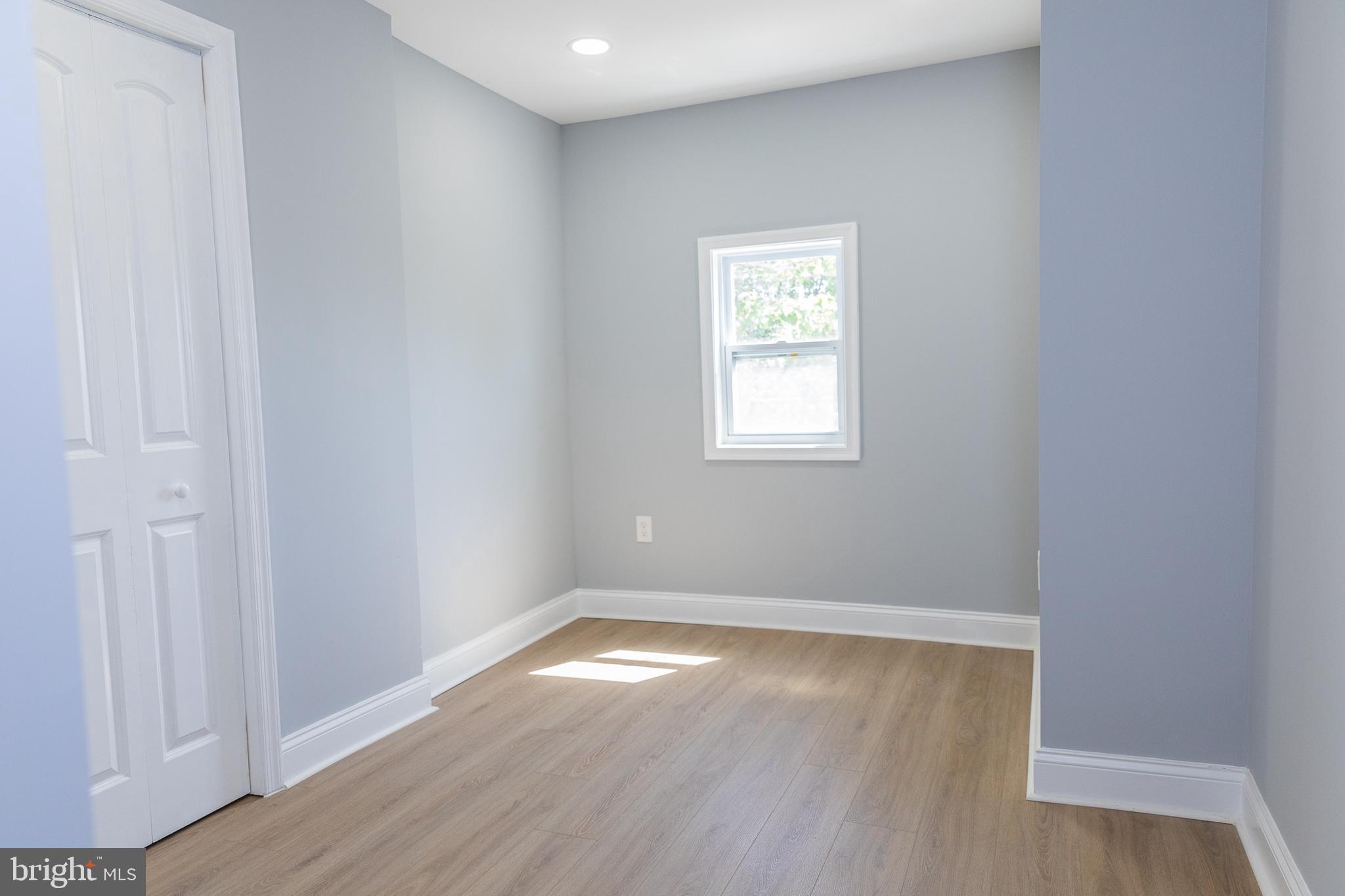 BROADWAY EAST - Residential