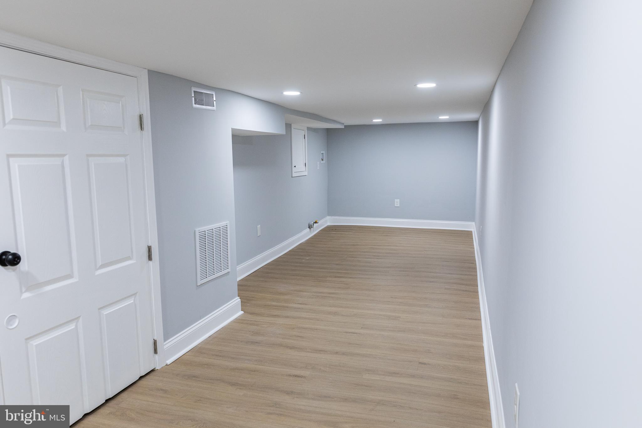 BROADWAY EAST - Residential