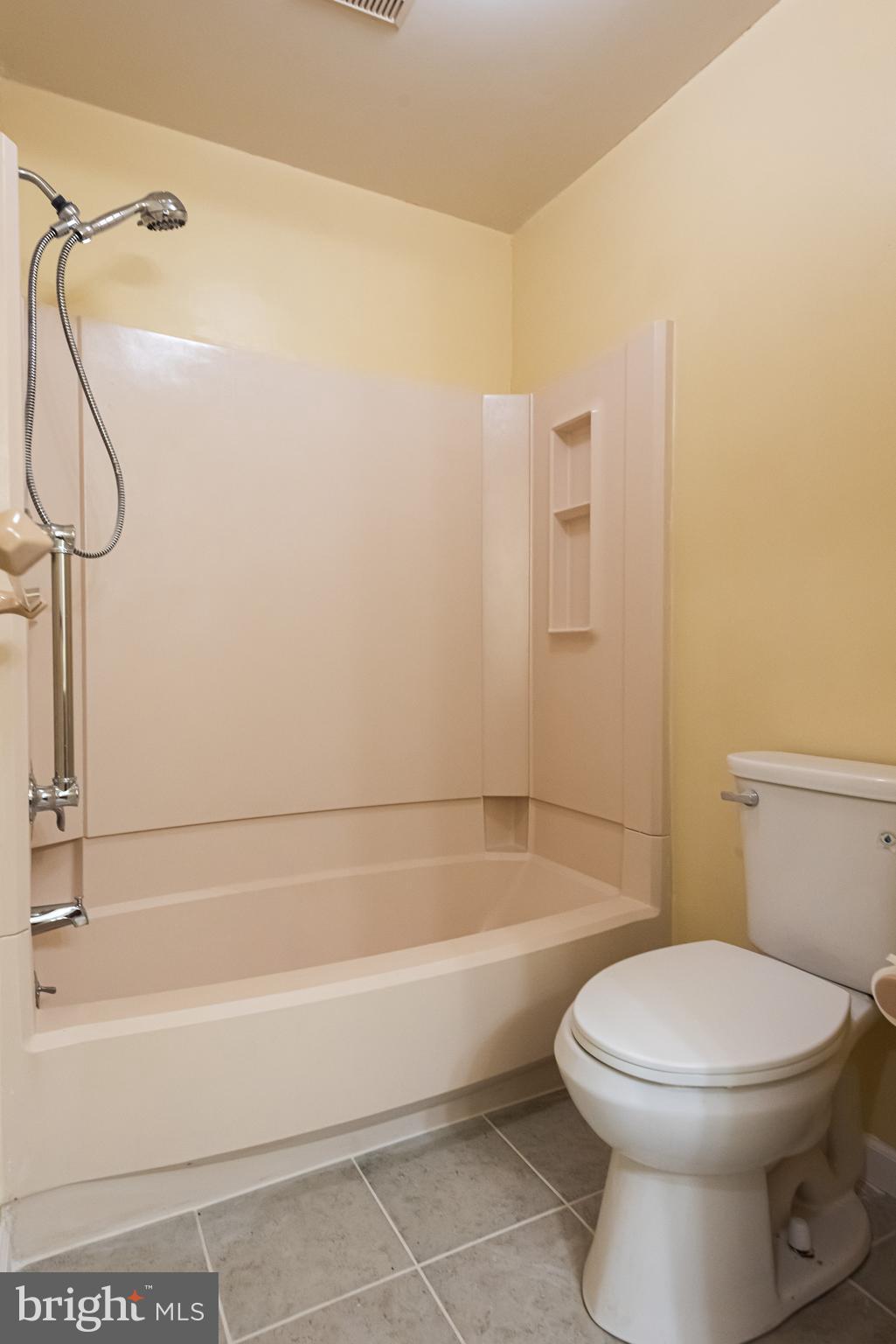 VALLEY STREAM - Residential Lease