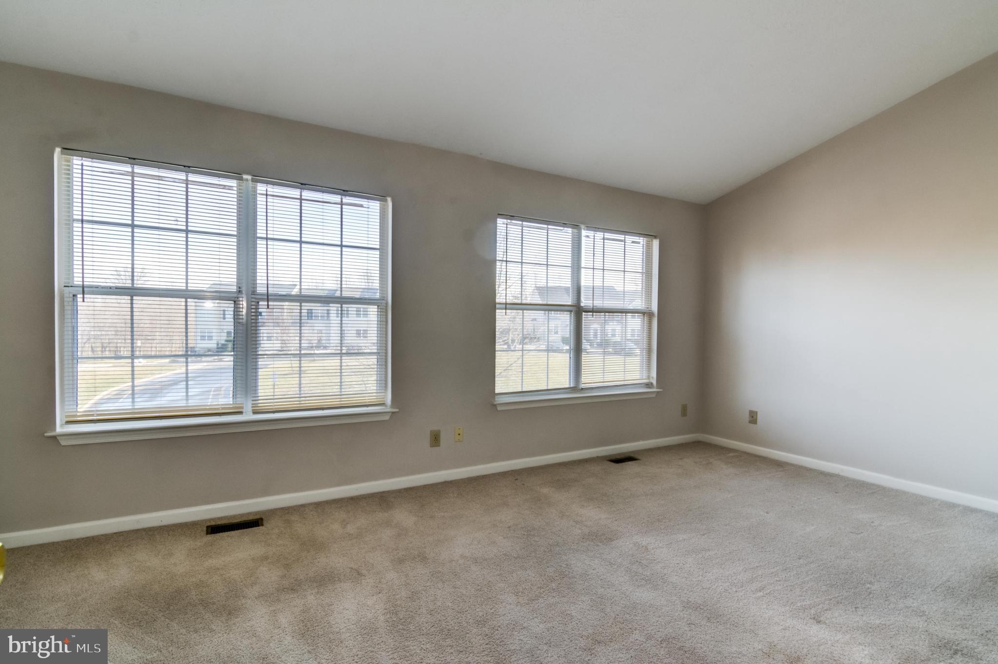 HAMPTON OAKS - Residential Lease