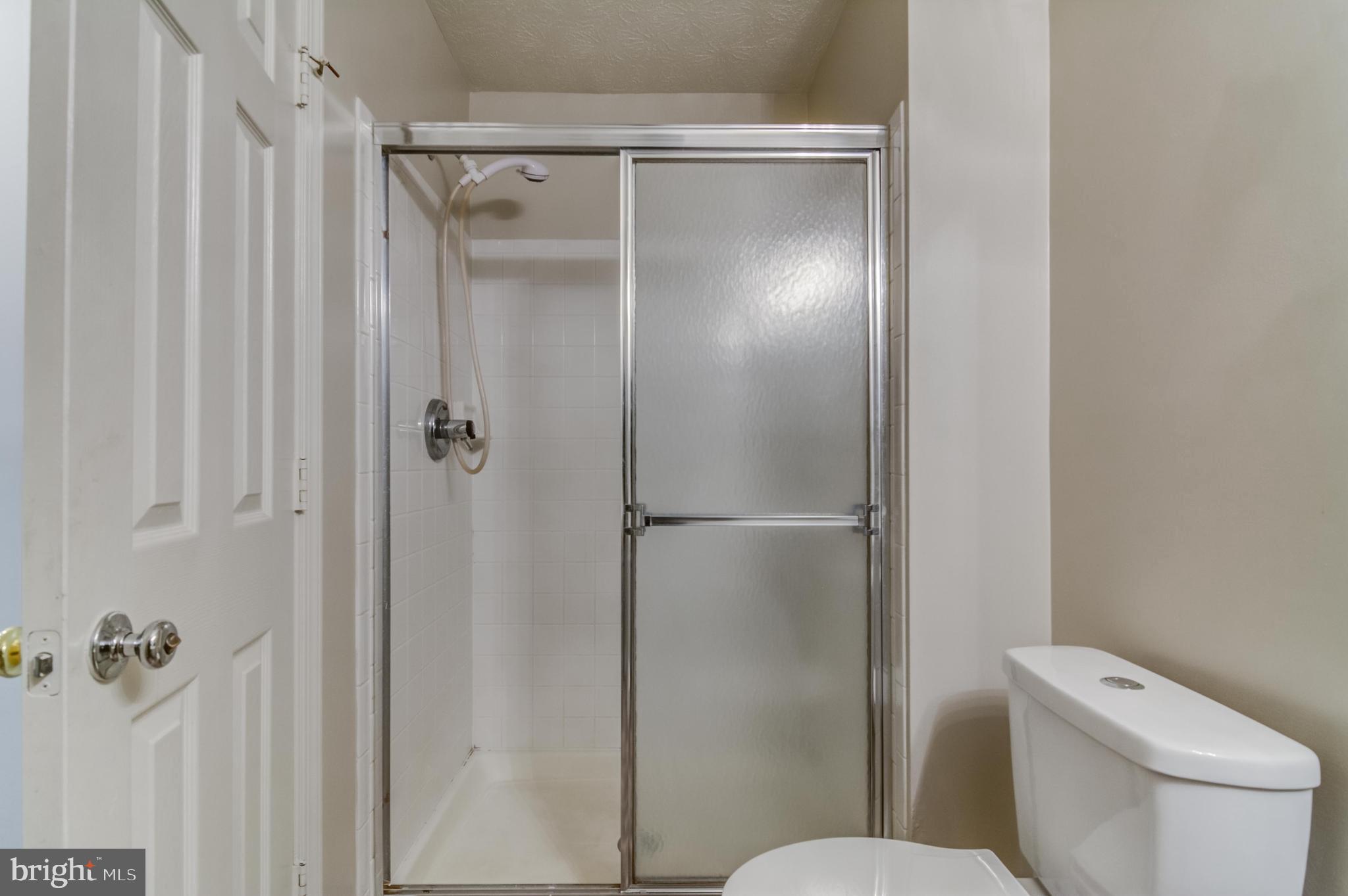 HAMPTON OAKS - Residential Lease