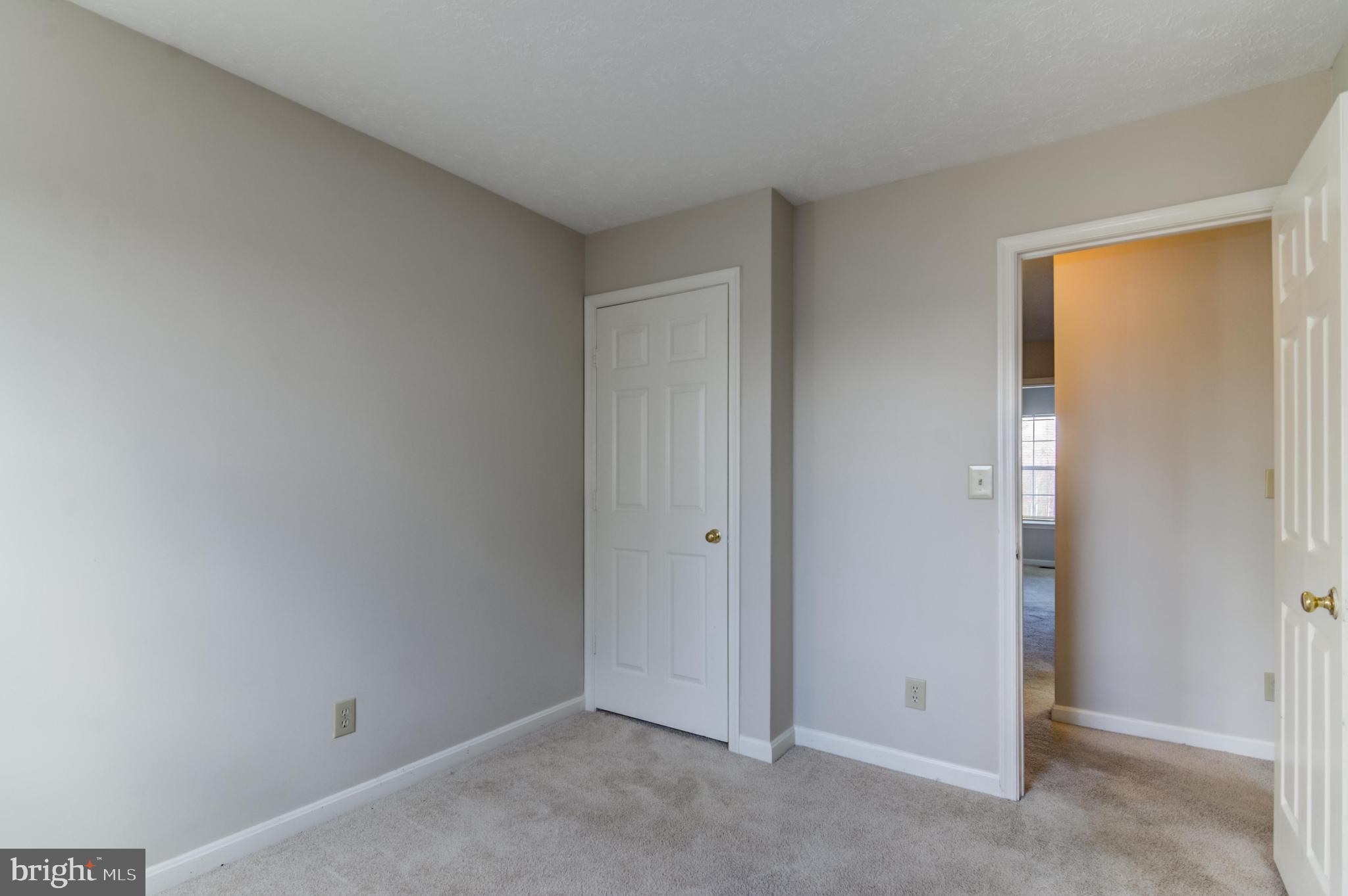 HAMPTON OAKS - Residential Lease