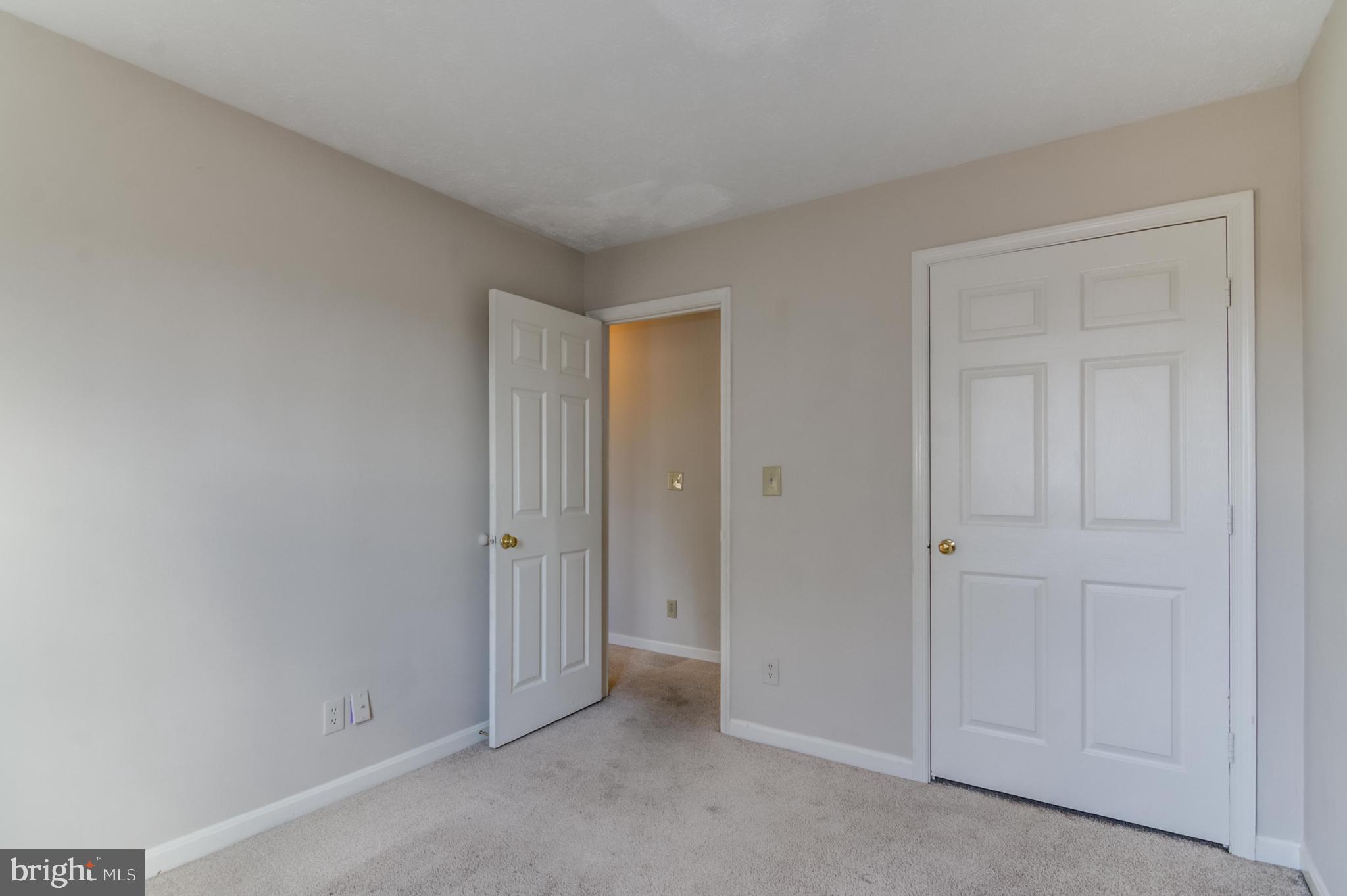 HAMPTON OAKS - Residential Lease