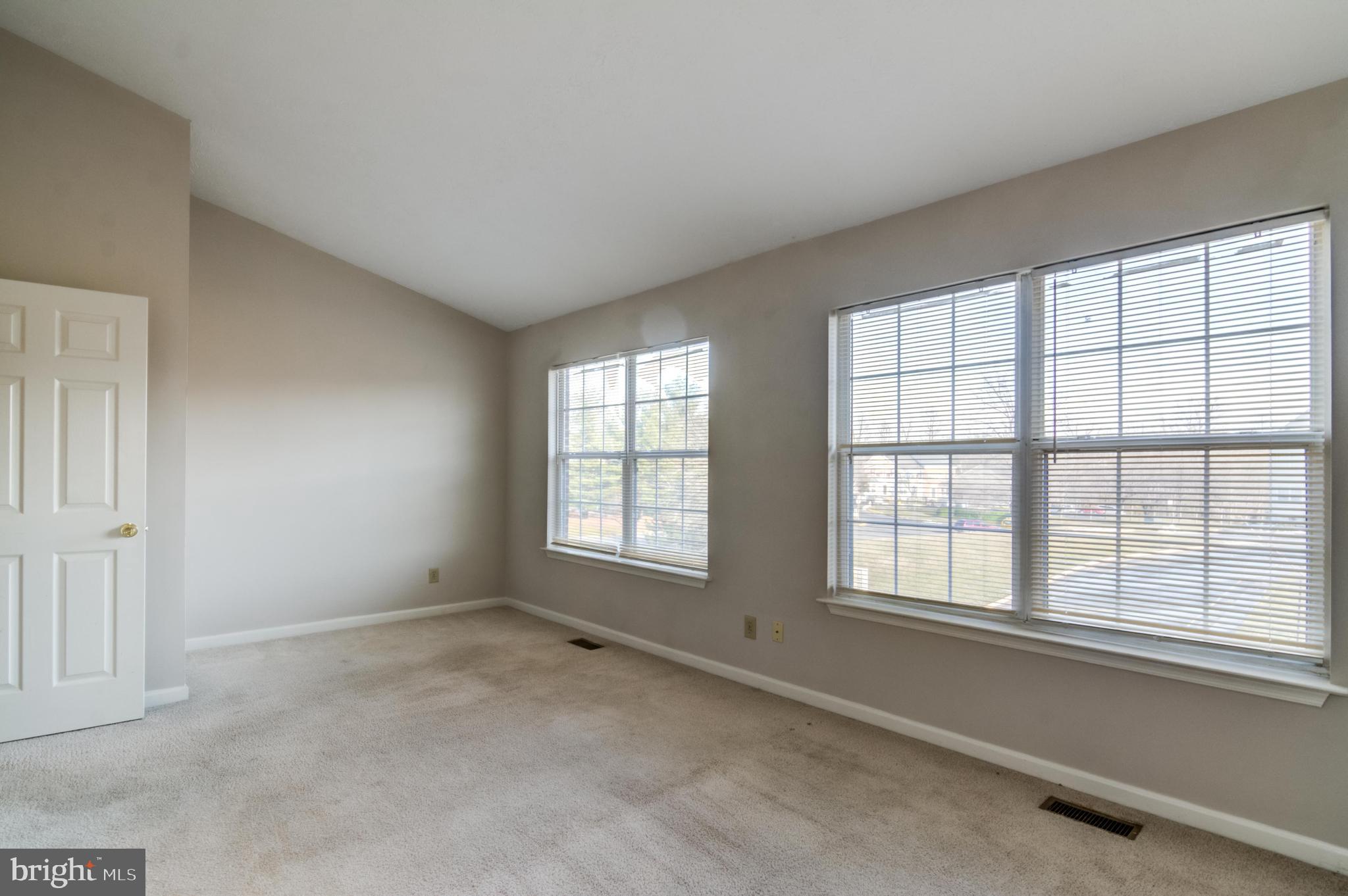 HAMPTON OAKS - Residential Lease