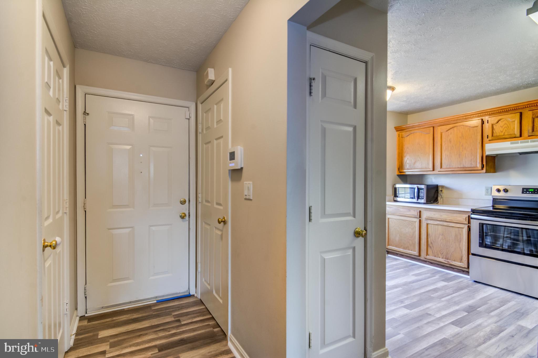 HAMPTON OAKS - Residential Lease