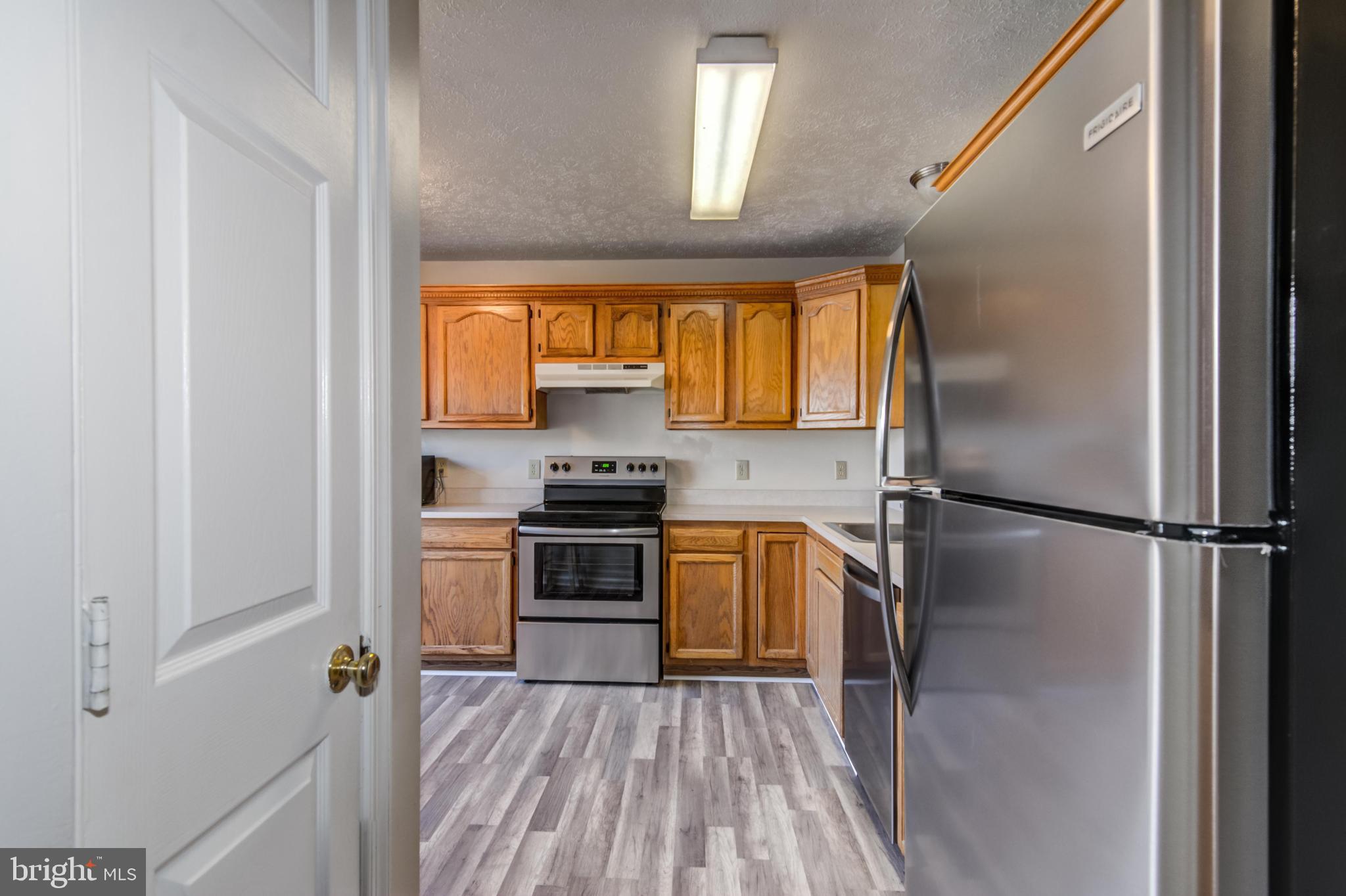 HAMPTON OAKS - Residential Lease