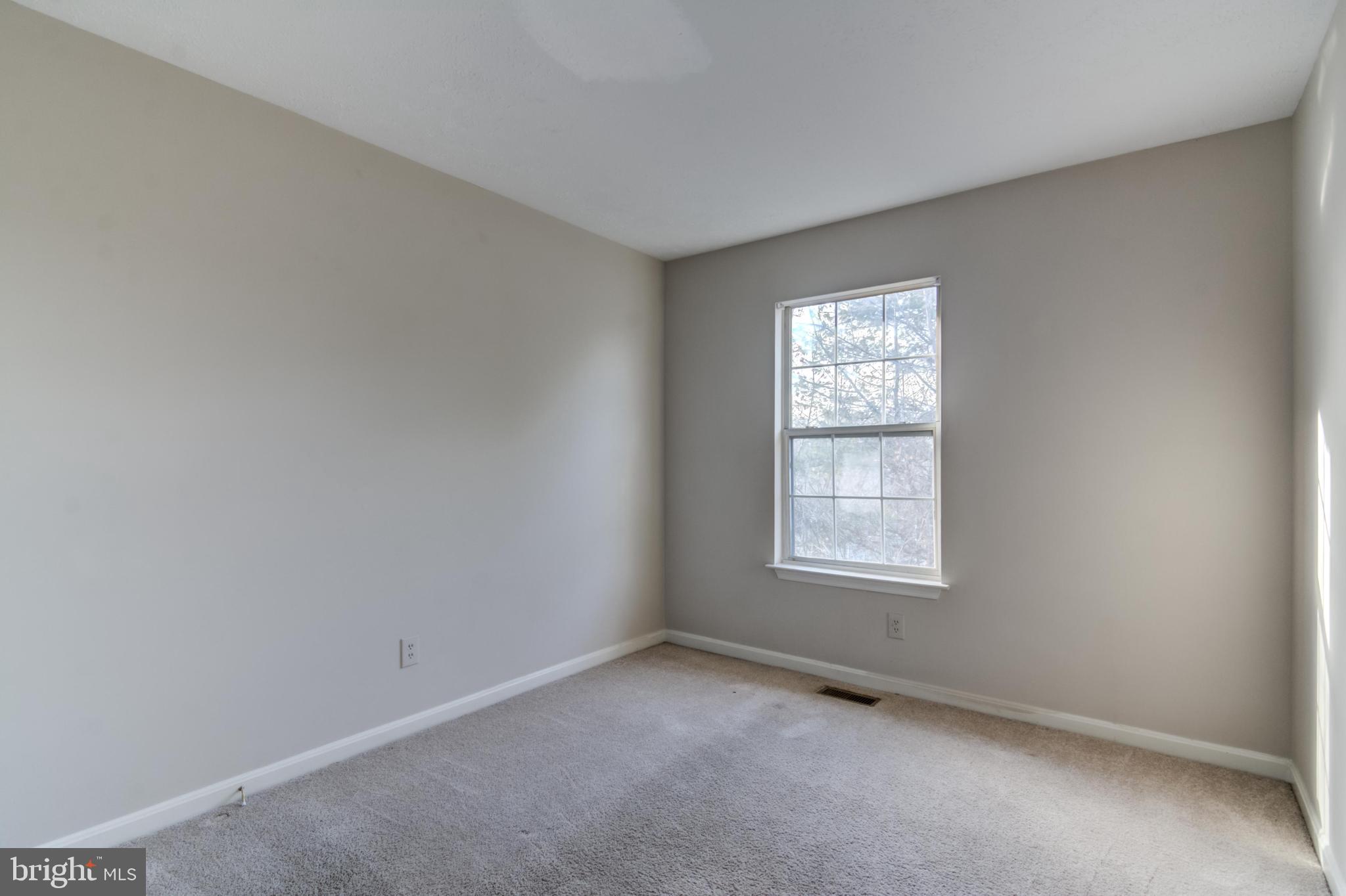 HAMPTON OAKS - Residential Lease